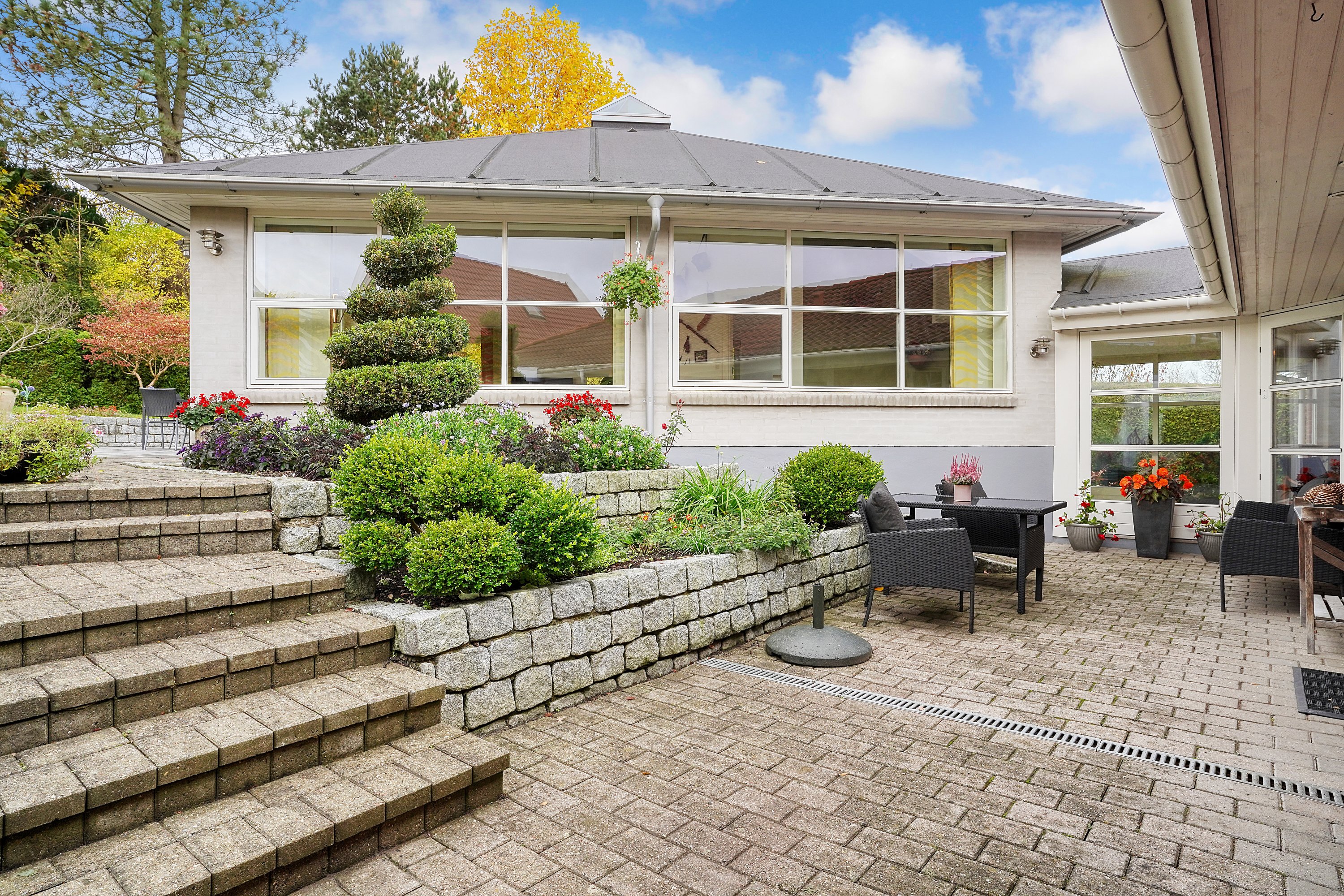 Fremhævet terrasse billede i fuldskærmstilstand. Billede af Kastaniehaven 5, 3400 Hillerød