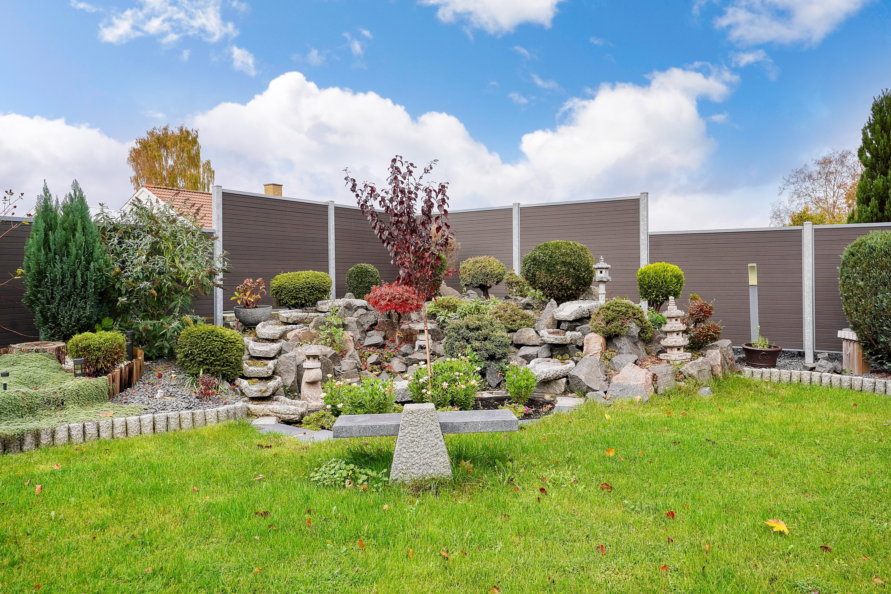 Fremhævet have billede i fuldskærmstilstand. Billede af Åvang 71, 3400 Hillerød