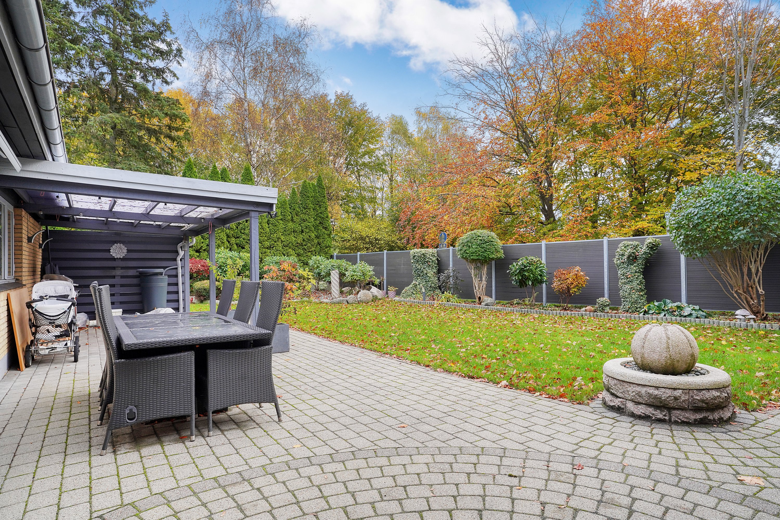 Fremhævet spisestue billede i fuldskærmstilstand. Billede af Åvang 71, 3400 Hillerød