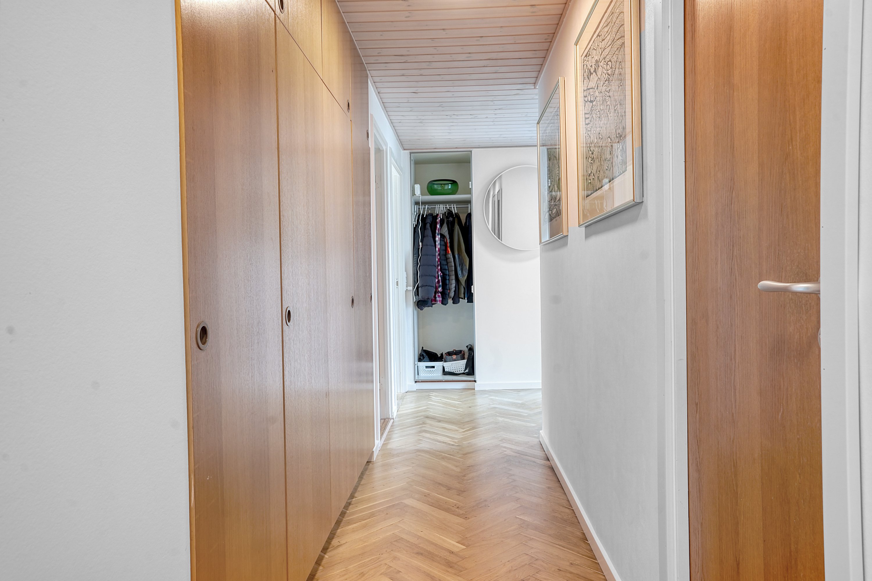 Fremhævet entré billede i fuldskærmstilstand. Billede af Åvang 71, 3400 Hillerød