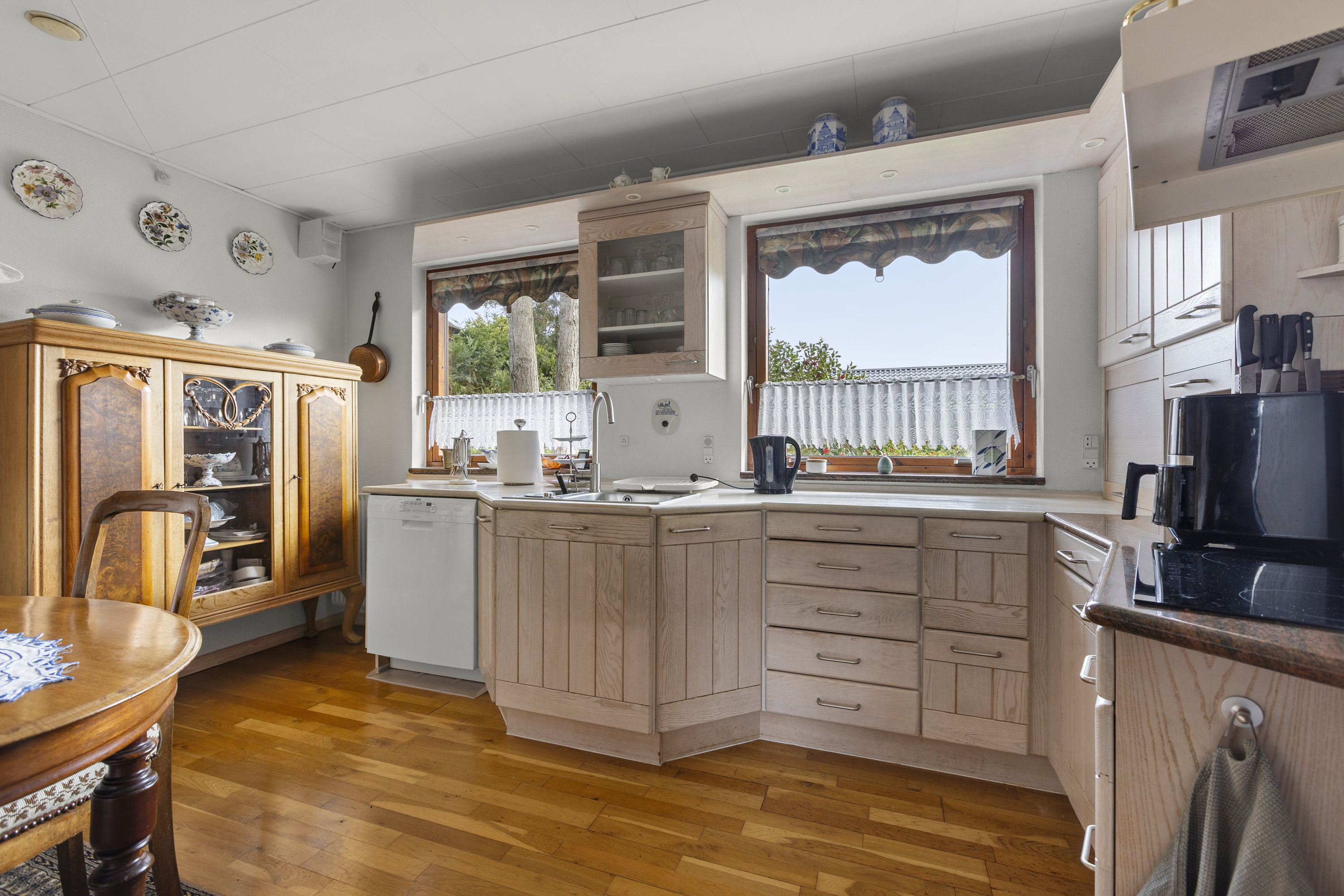 Fremhævet køkken billede i fuldskærmstilstand. Billede af Søstersvej 2, Ejby, 4070 Kirke Hyllinge