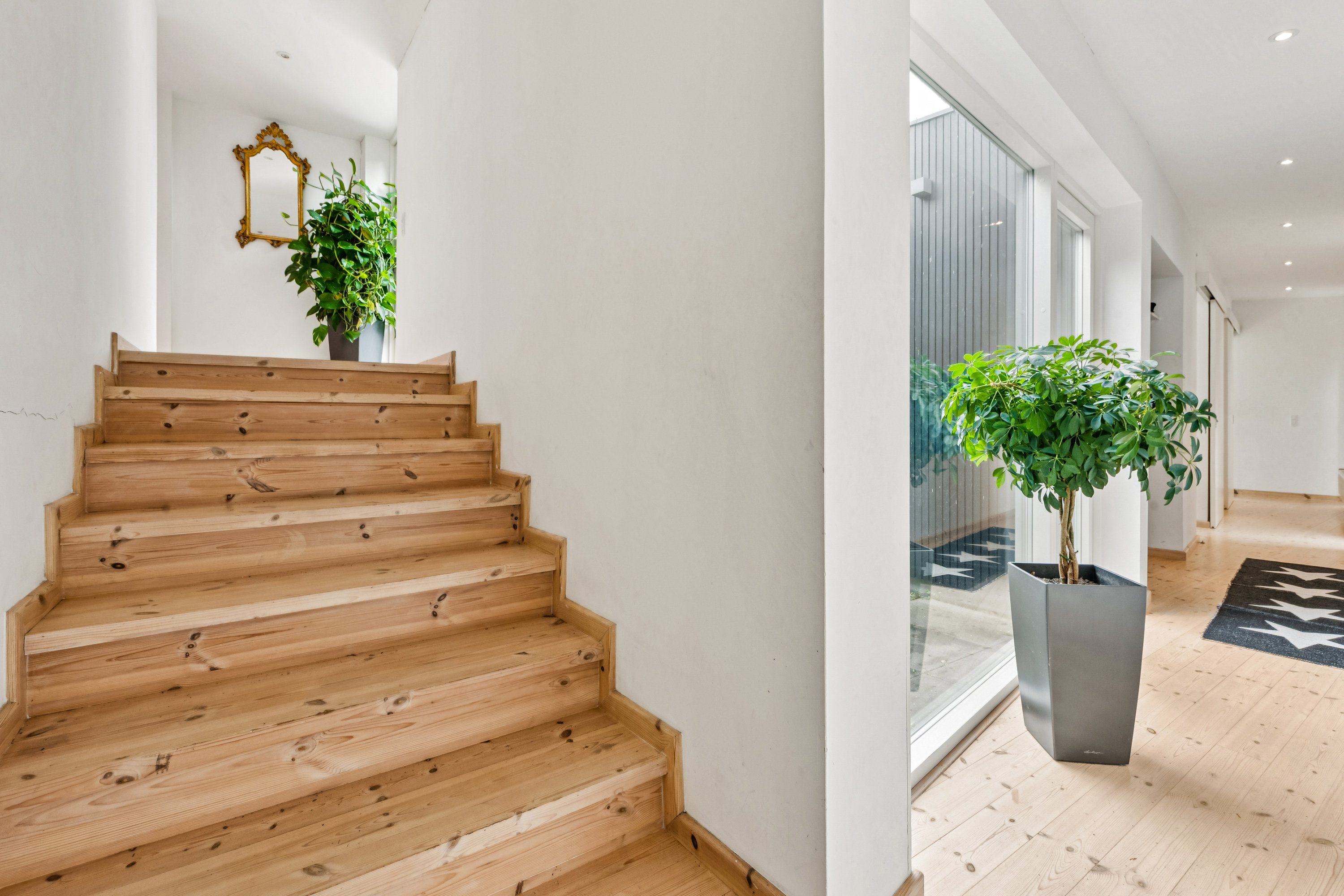 Fremhævet gang billede i fuldskærmstilstand. Billede af Dyssegårdsvej 63, 2870 Dyssegård