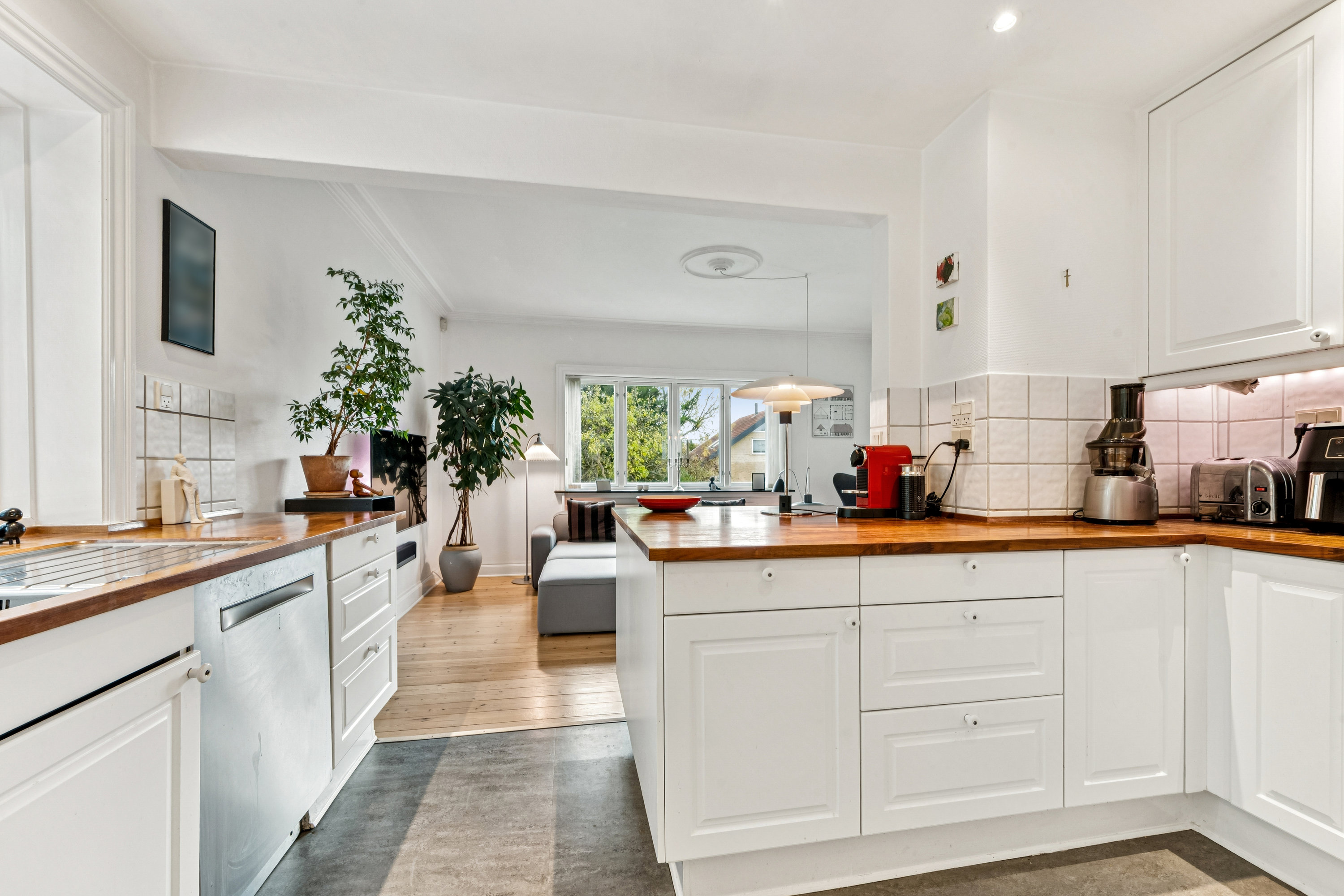 Fremhævet køkken billede i fuldskærmstilstand. Billede af Dyssegårdsvej 63, 2870 Dyssegård