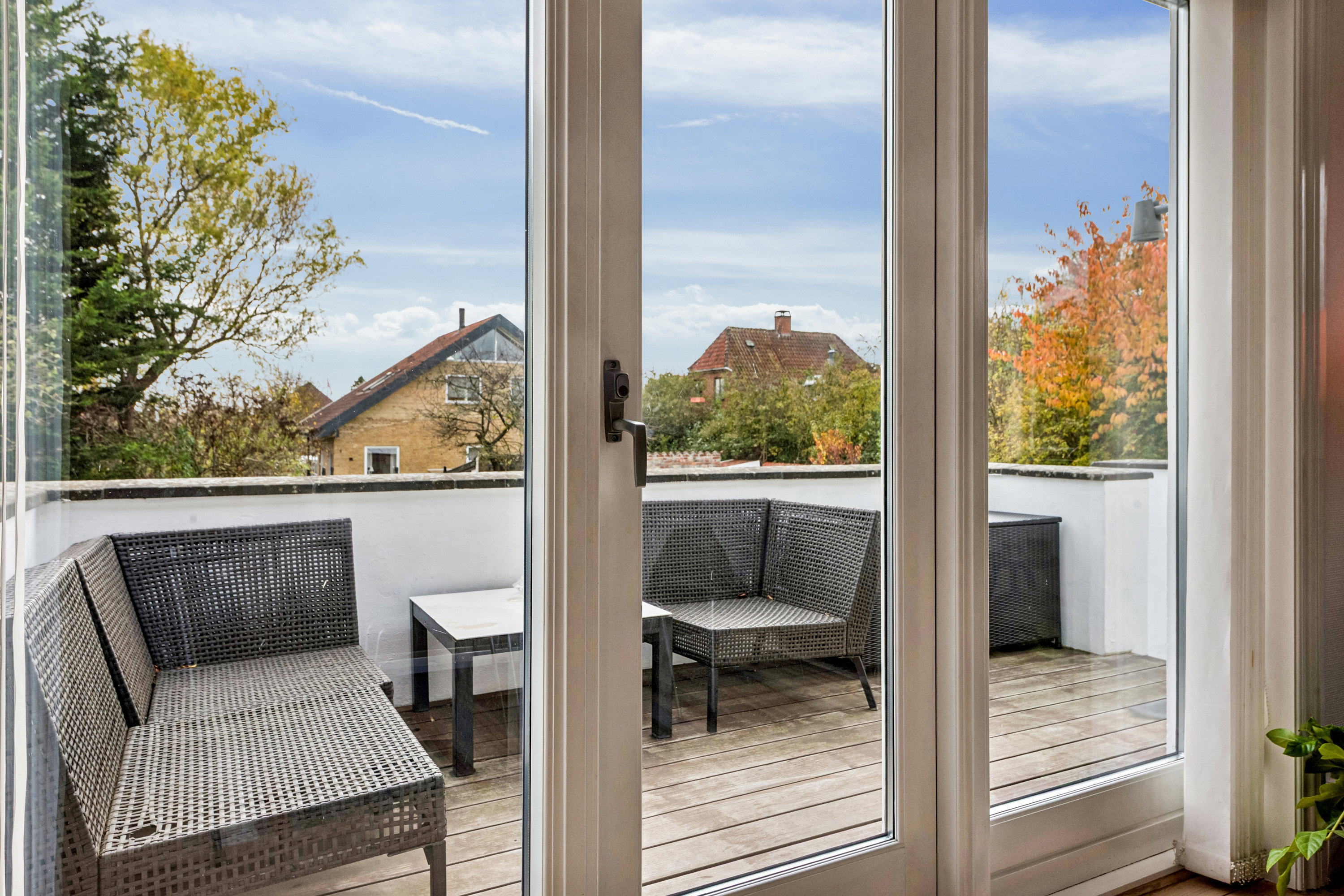 Fremhævet altan billede i fuldskærmstilstand. Billede af Dyssegårdsvej 63, 2870 Dyssegård