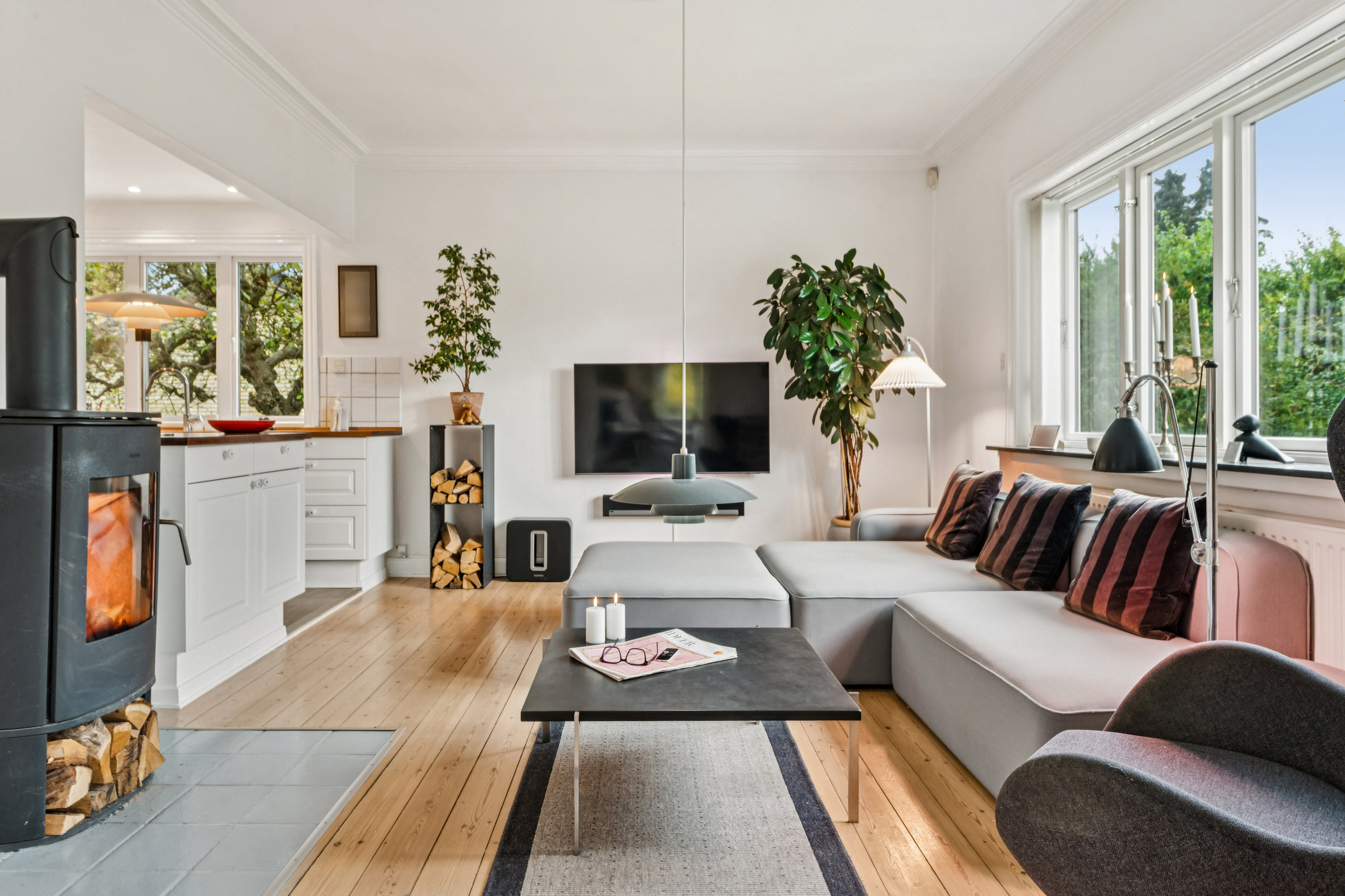 Miniaturebillede 1: stue. Billede af Dyssegårdsvej 63, 2870 Dyssegård