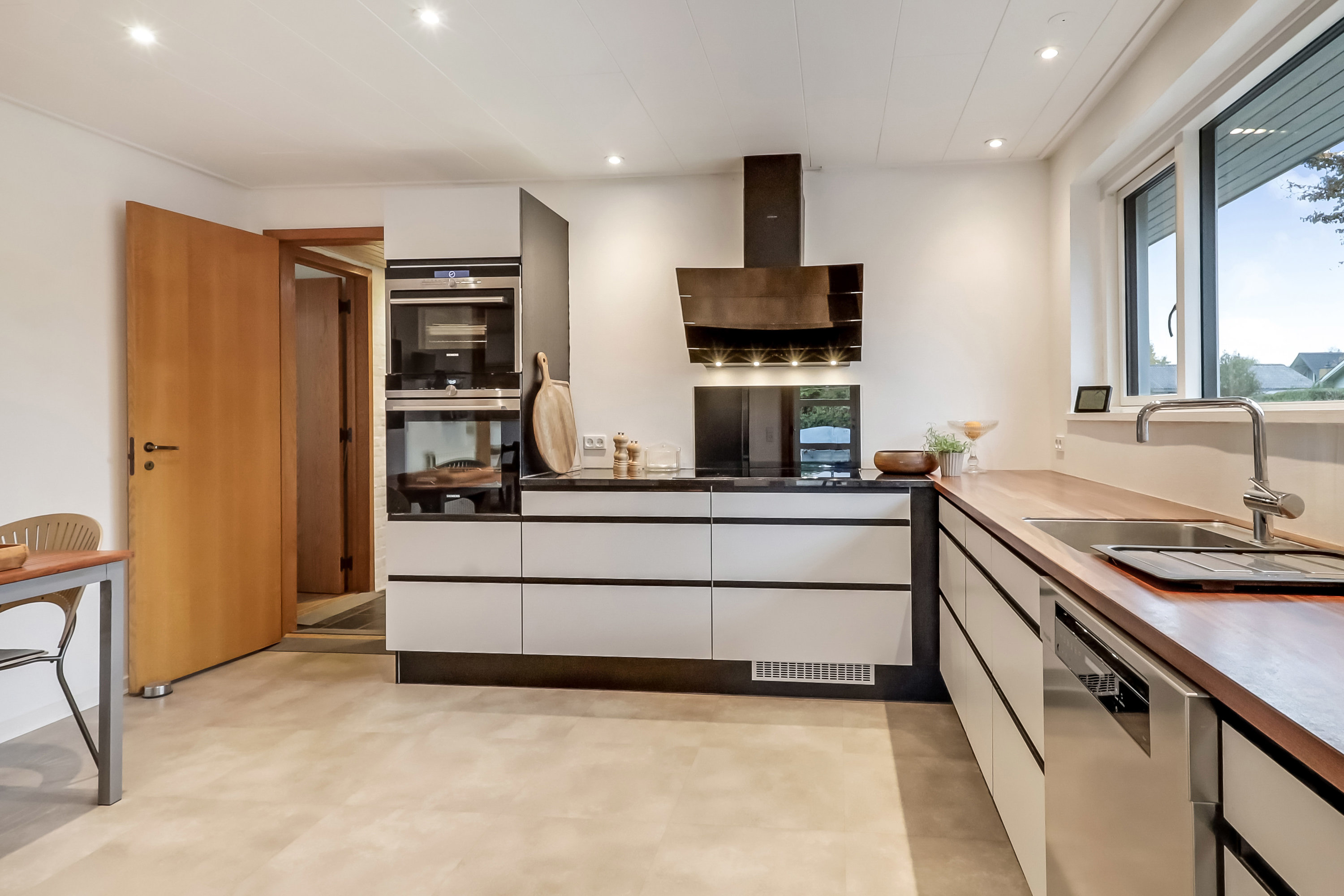 Fremhævet køkken billede i fuldskærmstilstand. Billede af Herman Nielsens Vej 12, 5700 Svendborg