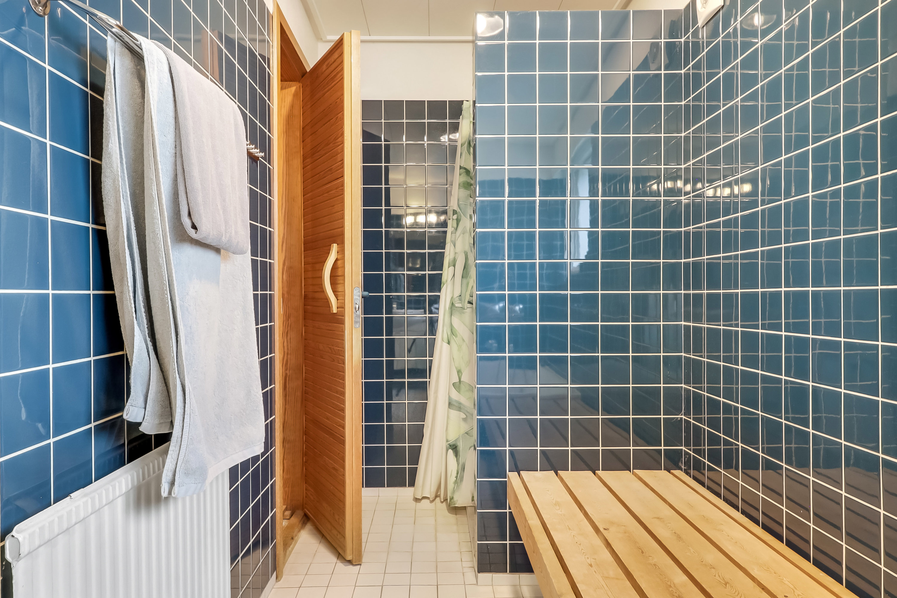 Fremhævet badeværelse billede i fuldskærmstilstand. Billede af Herman Nielsens Vej 12, 5700 Svendborg