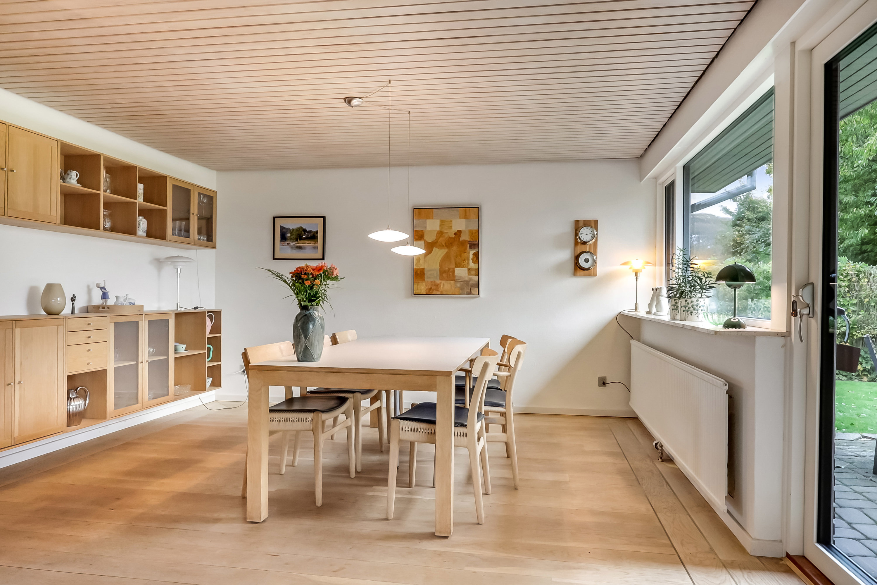 Fremhævet stue billede i fuldskærmstilstand. Billede af Herman Nielsens Vej 12, 5700 Svendborg