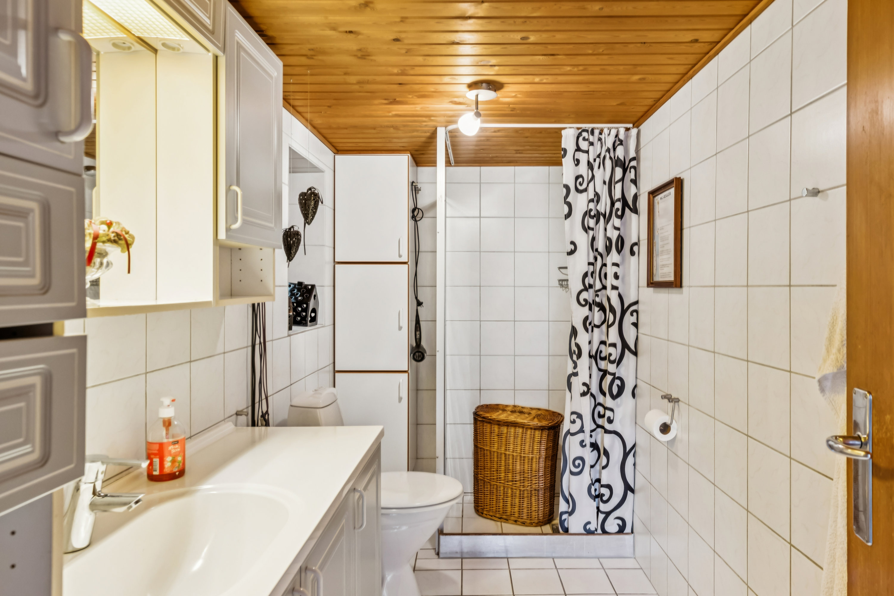 Fremhævet badeværelse billede i fuldskærmstilstand. Billede af Skolegade 9B, 6300 Gråsten