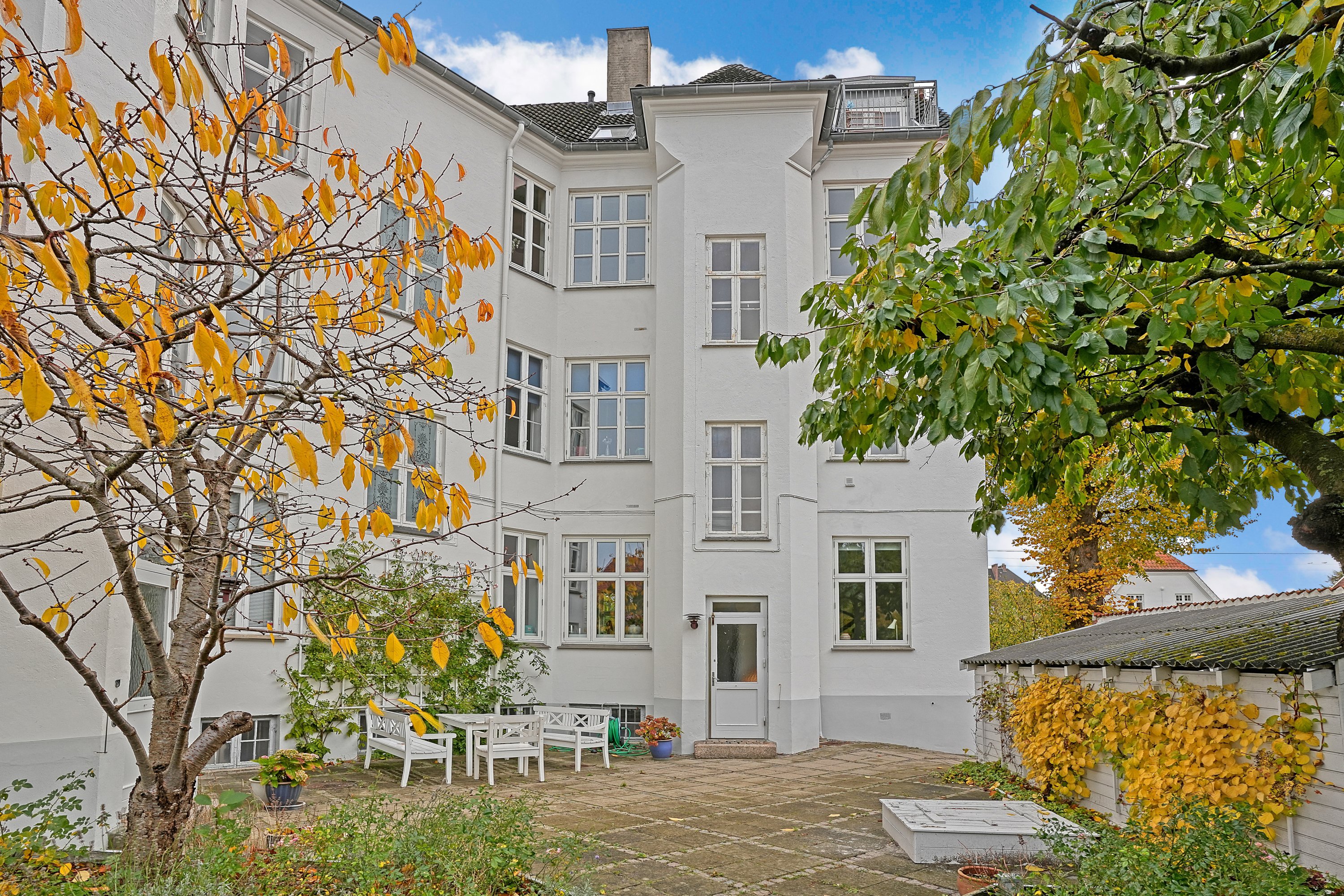 Fremhævet gårdmiljø billede i fuldskærmstilstand. Billede af Kristian Zahrtmanns Plads 81, 2. th., 2000 Frederiksberg