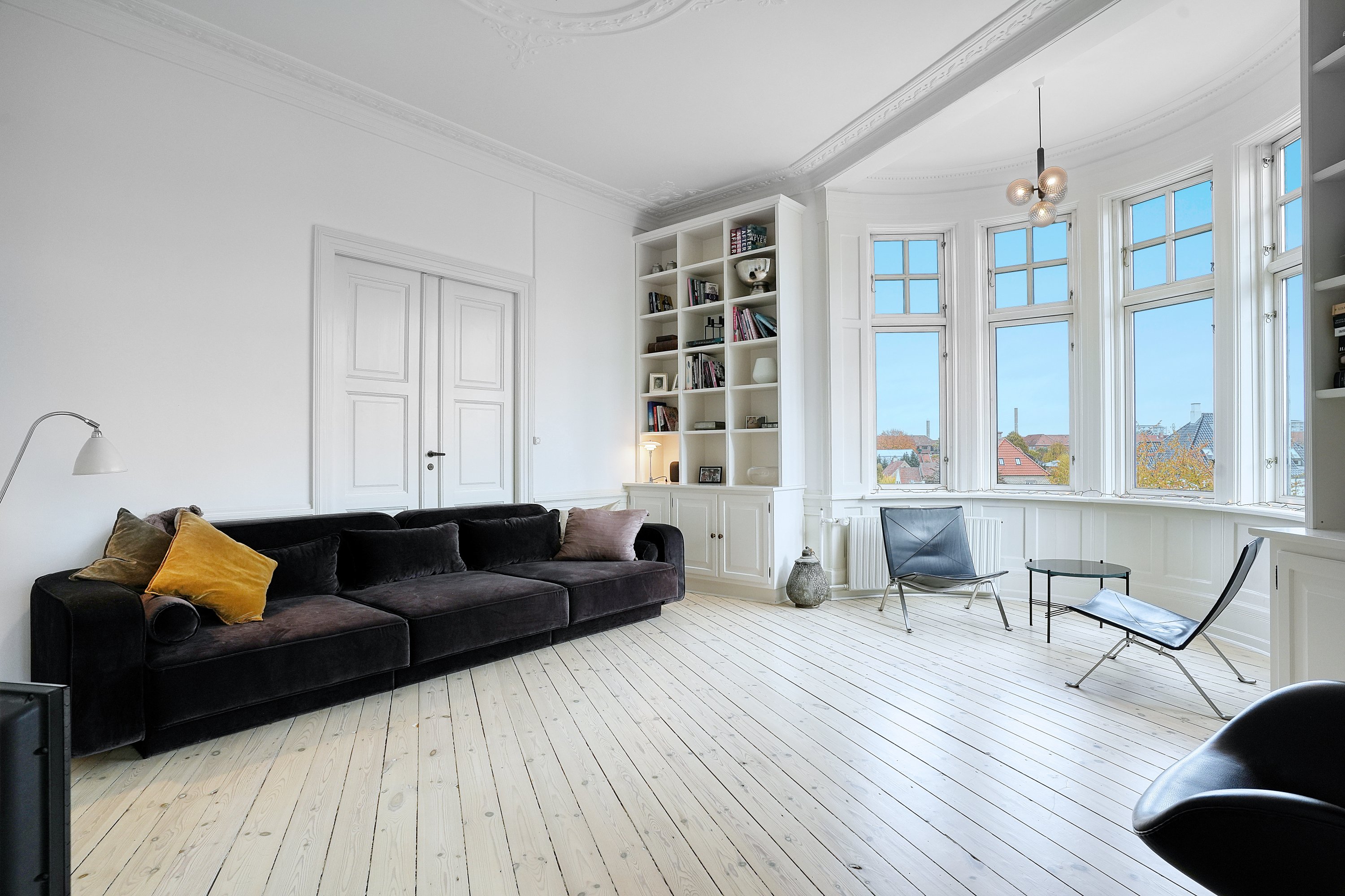 Fremhævet stue billede i fuldskærmstilstand. Billede af Kristian Zahrtmanns Plads 81, 2. th., 2000 Frederiksberg