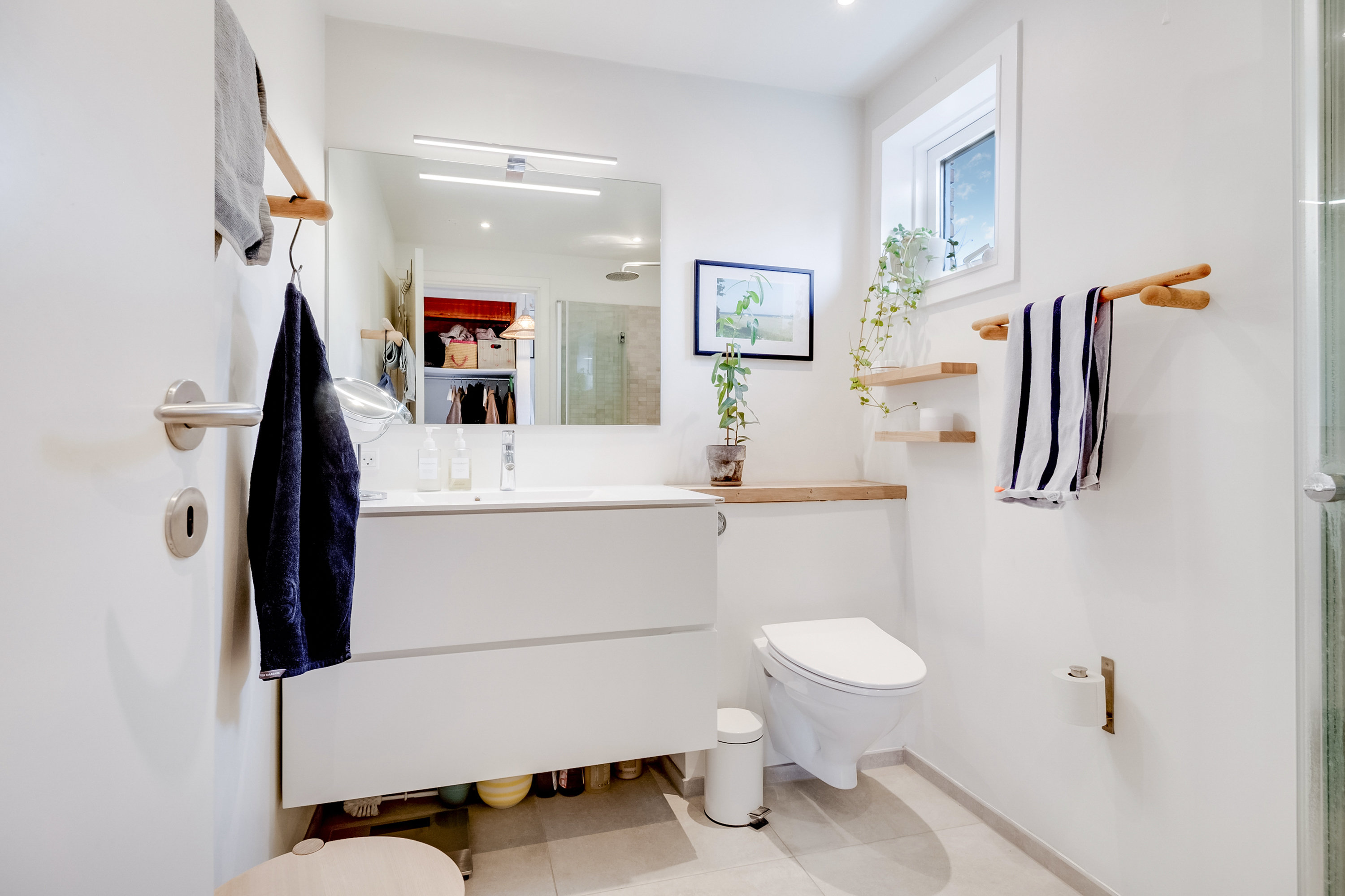 Fremhævet badeværelse billede i fuldskærmstilstand. Billede af Solskinshøjen 17, Sanderum, 5250 Odense SV