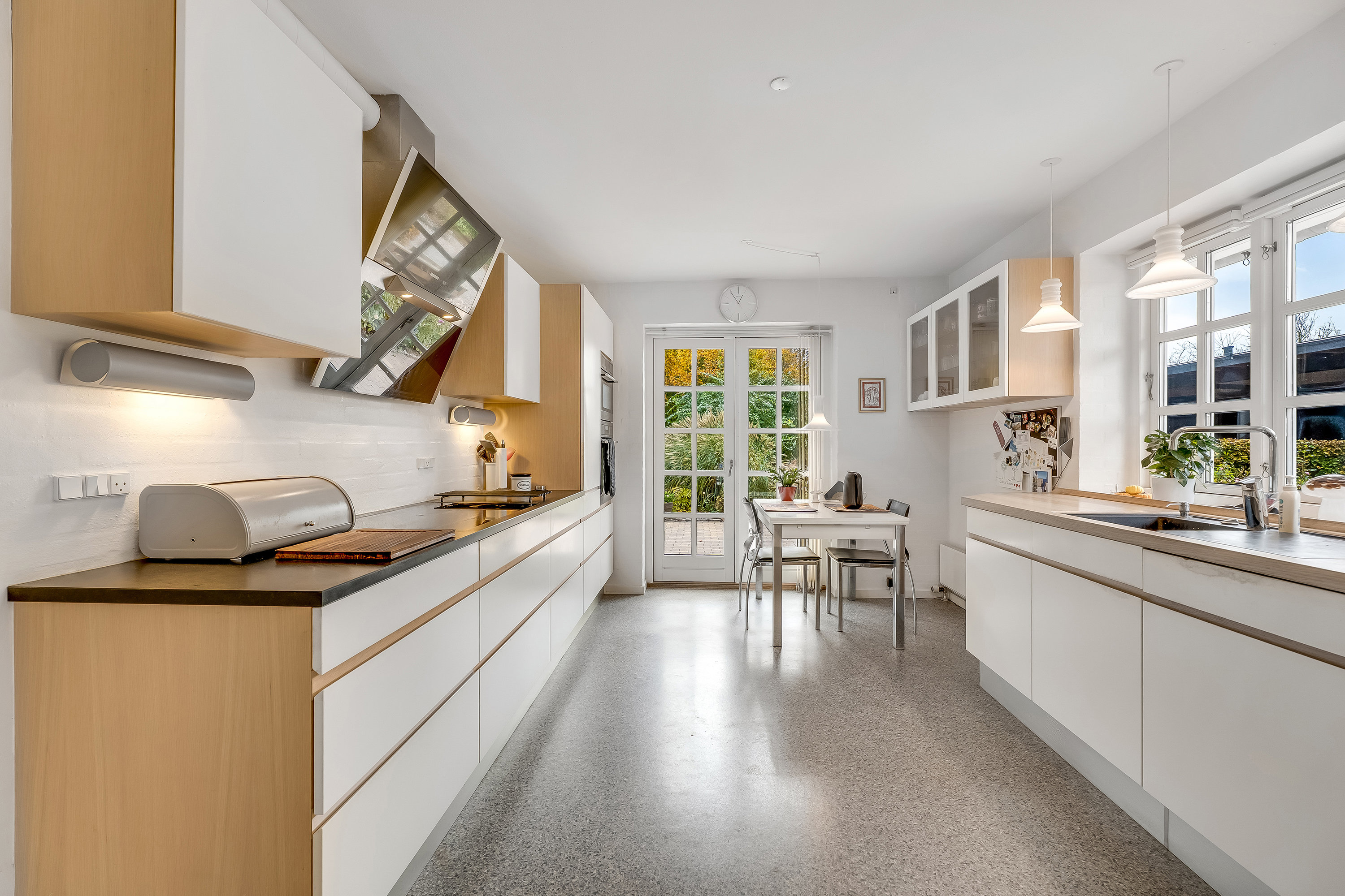 Fremhævet køkken billede i fuldskærmstilstand. Billede af Horsemor 3, Systofte, 4800 Nykøbing F