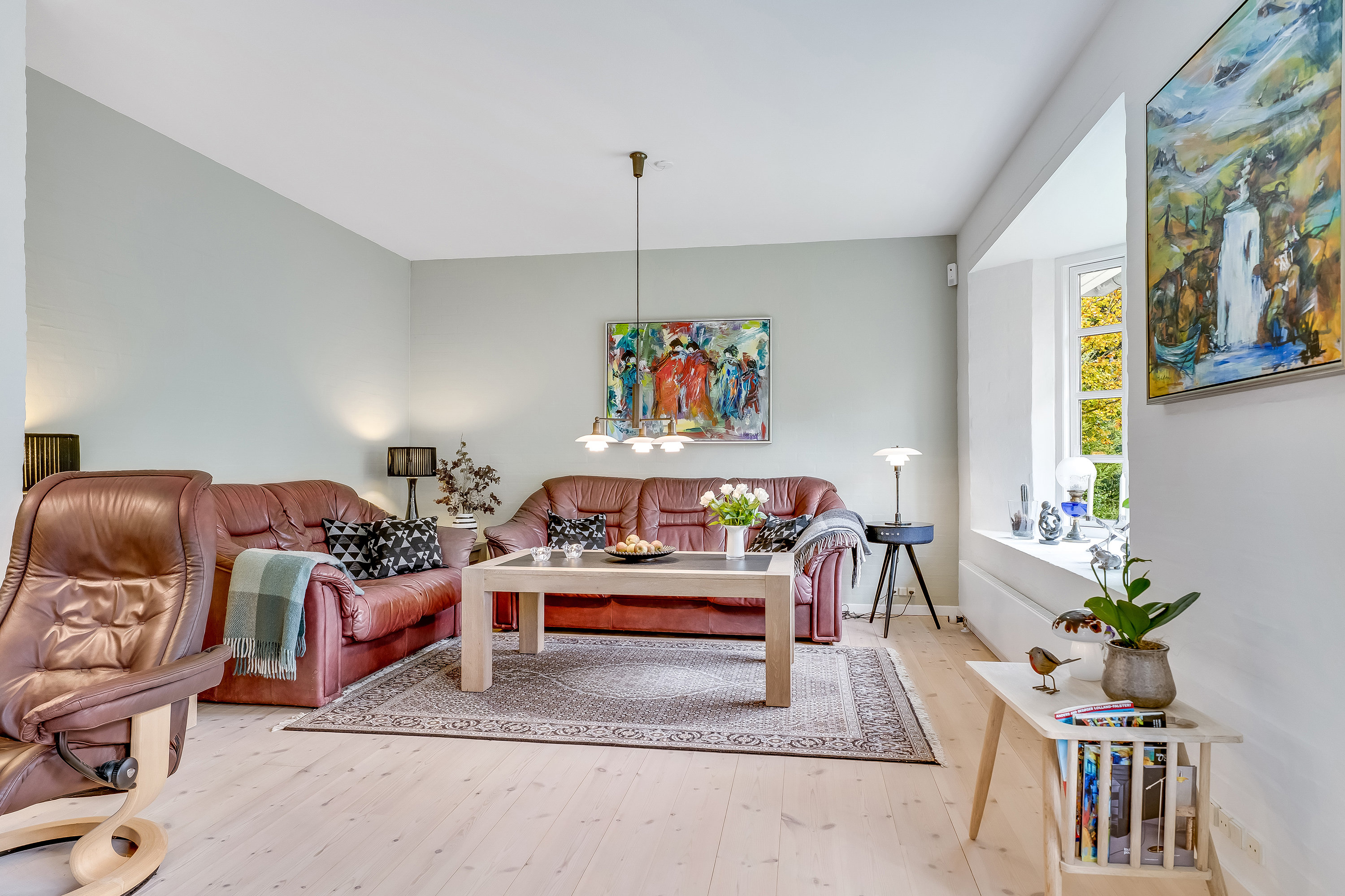 Fremhævet stue billede i fuldskærmstilstand. Billede af Horsemor 3, Systofte, 4800 Nykøbing F