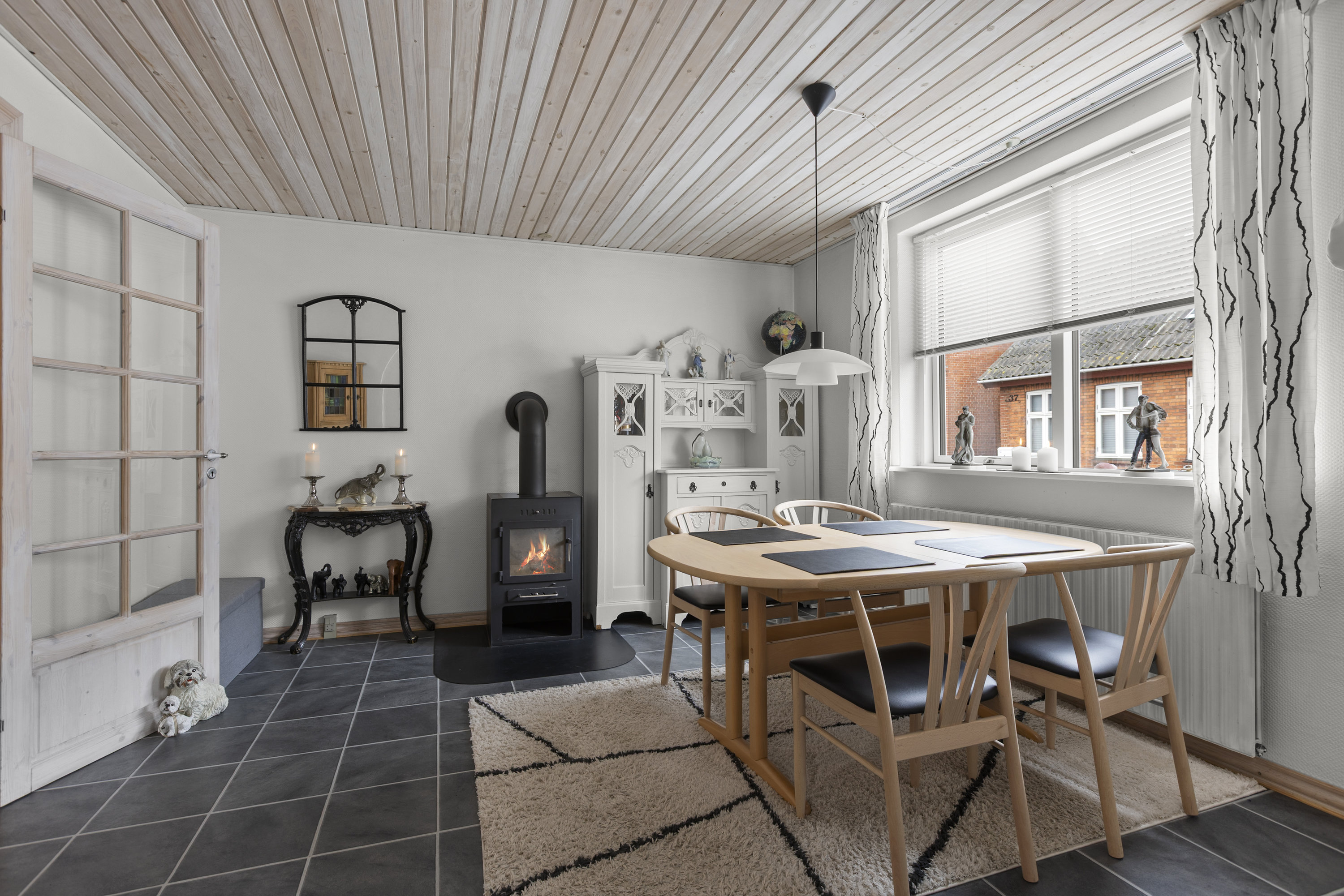 Fremhævet stue billede i fuldskærmstilstand. Billede af Kruusesvej 28, 4220 Korsør