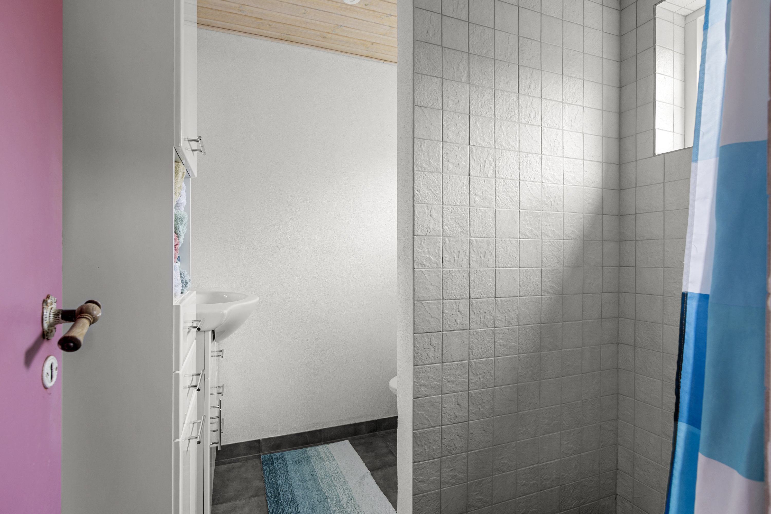 Fremhævet badeværelse billede i fuldskærmstilstand. Billede af Kruusesvej 28, 4220 Korsør