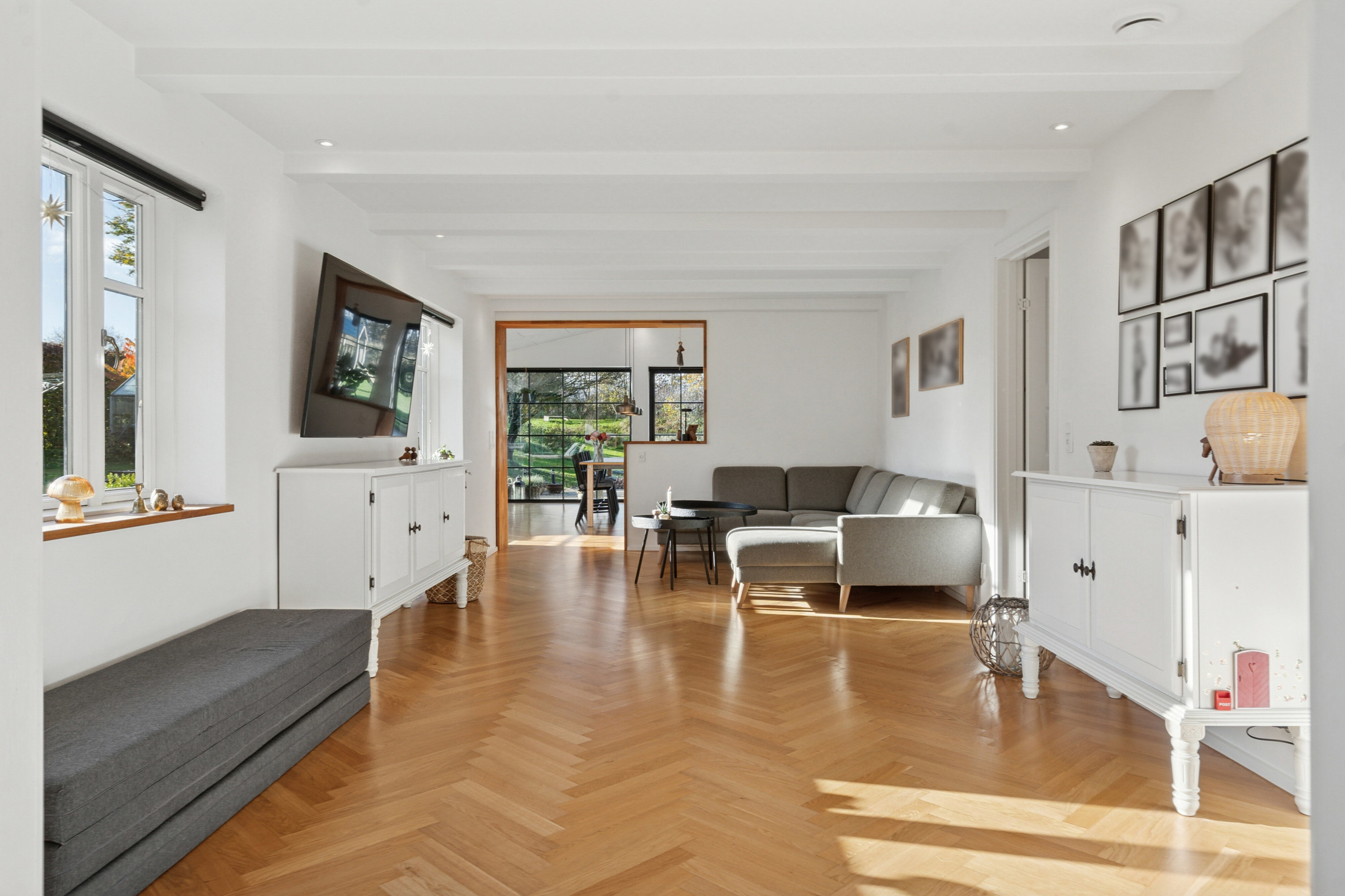 Fremhævet stue billede i fuldskærmstilstand. Billede af Tågelundvej 24, 6040 Egtved