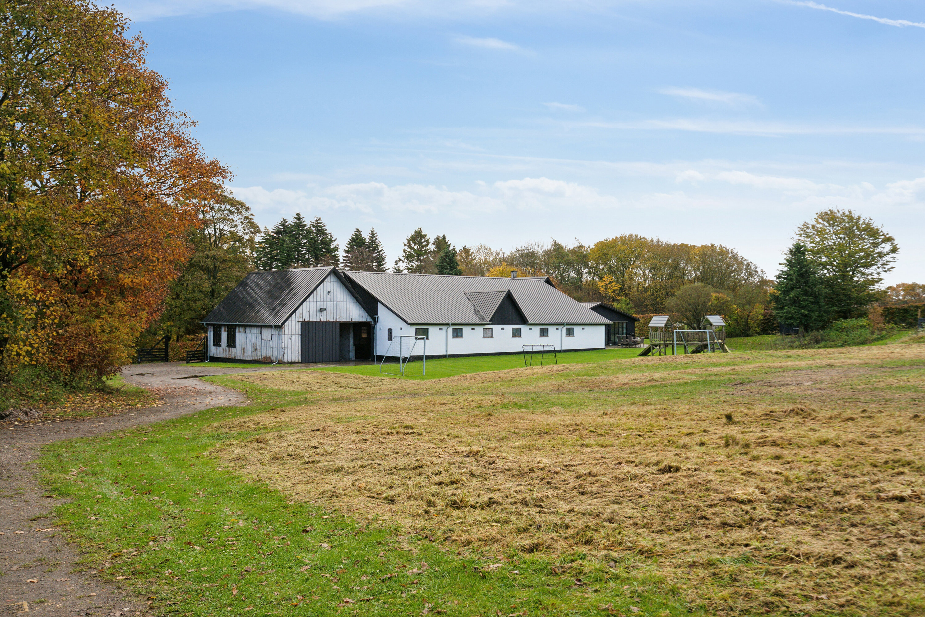 Fremhævet set fra haven billede i fuldskærmstilstand. Billede af Tågelundvej 24, 6040 Egtved