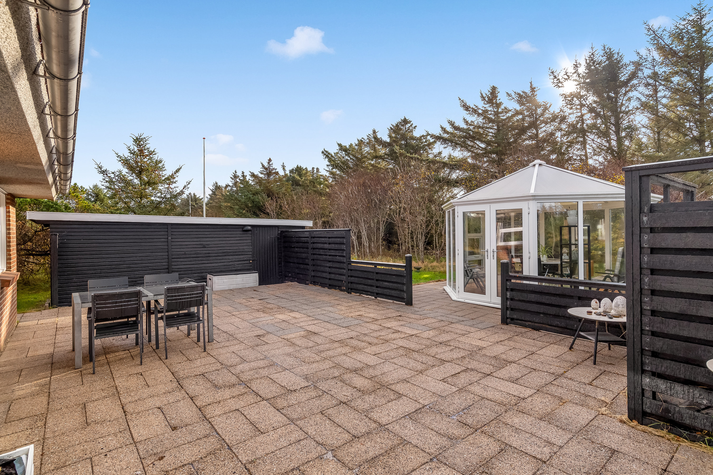 Fremhævet terrasse billede i fuldskærmstilstand. Billede af Milevej 16, Klegod, 6950 Ringkøbing