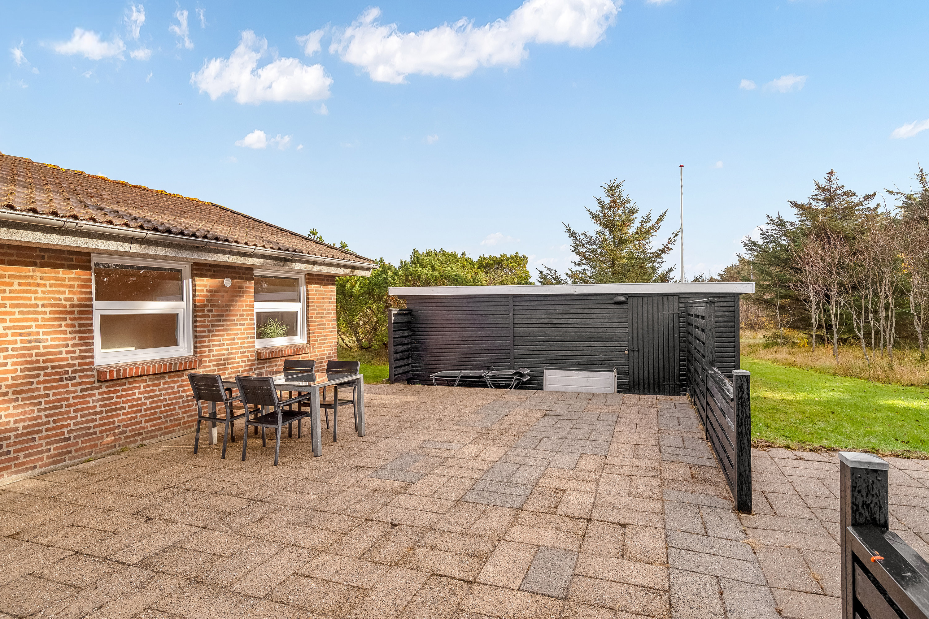 Fremhævet terrasse billede i fuldskærmstilstand. Billede af Milevej 16, Klegod, 6950 Ringkøbing