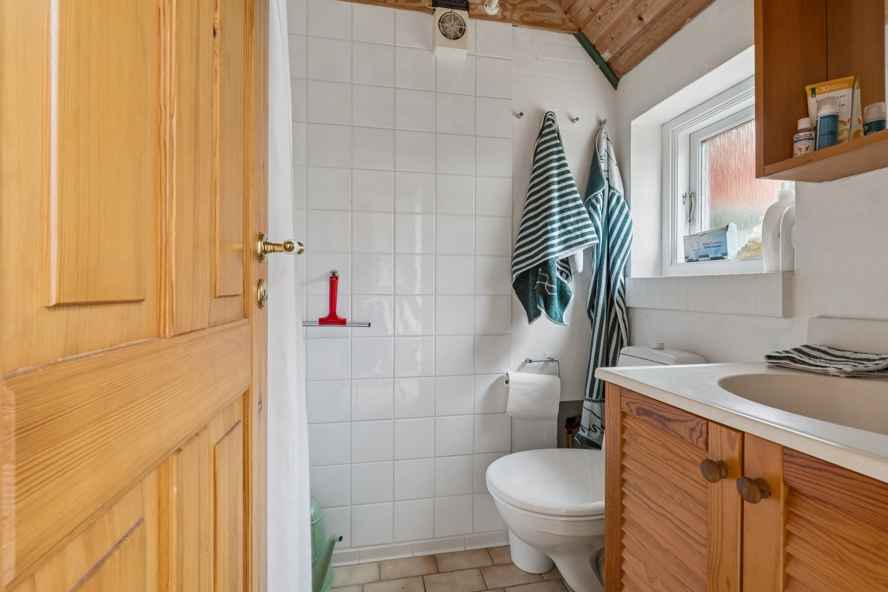 Fremhævet badeværelse billede i fuldskærmstilstand. Billede af Brøndstræde 2A, 5960 Marstal