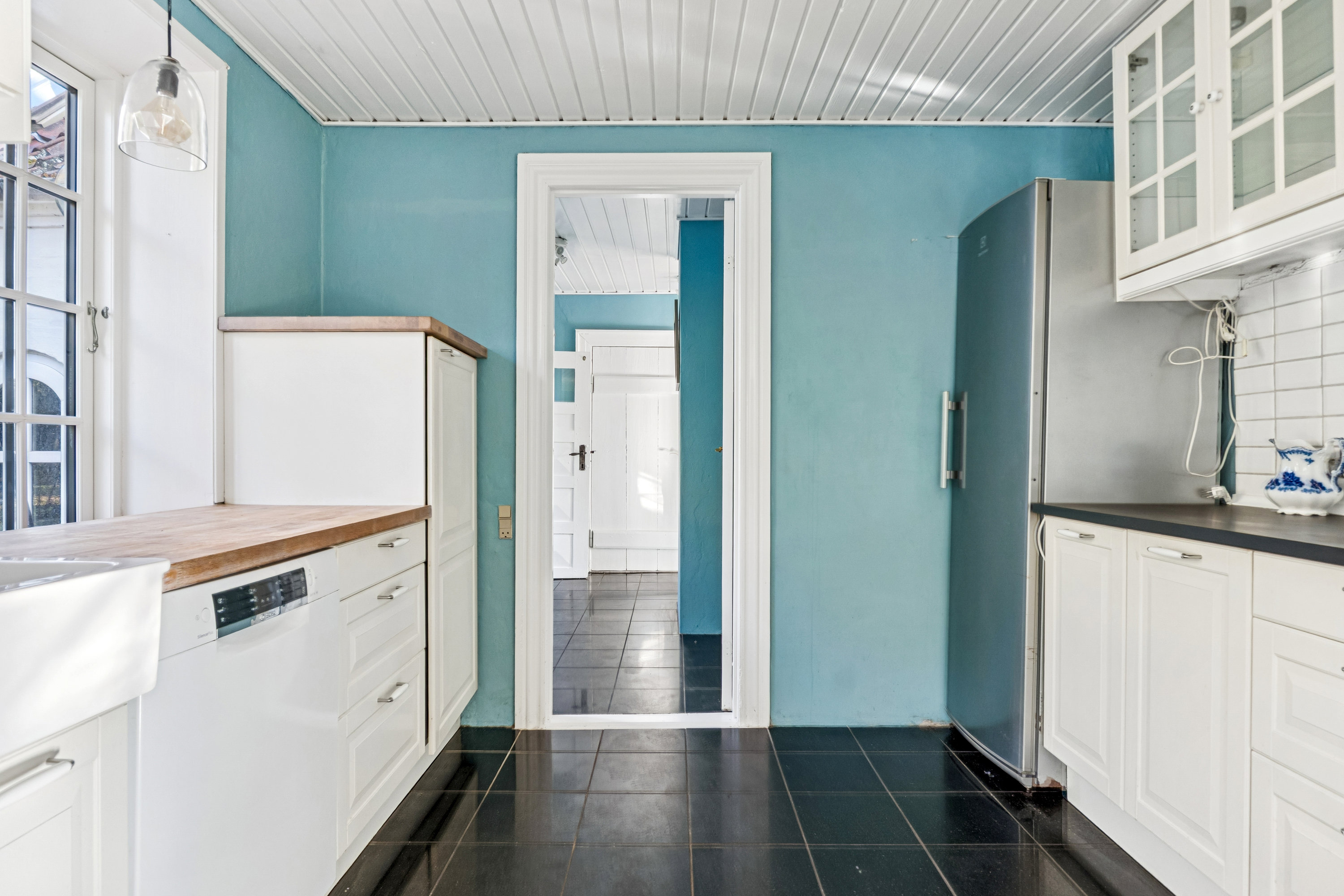 Fremhævet køkken billede i fuldskærmstilstand. Billede af Græsvængevej 60, 5960 Marstal