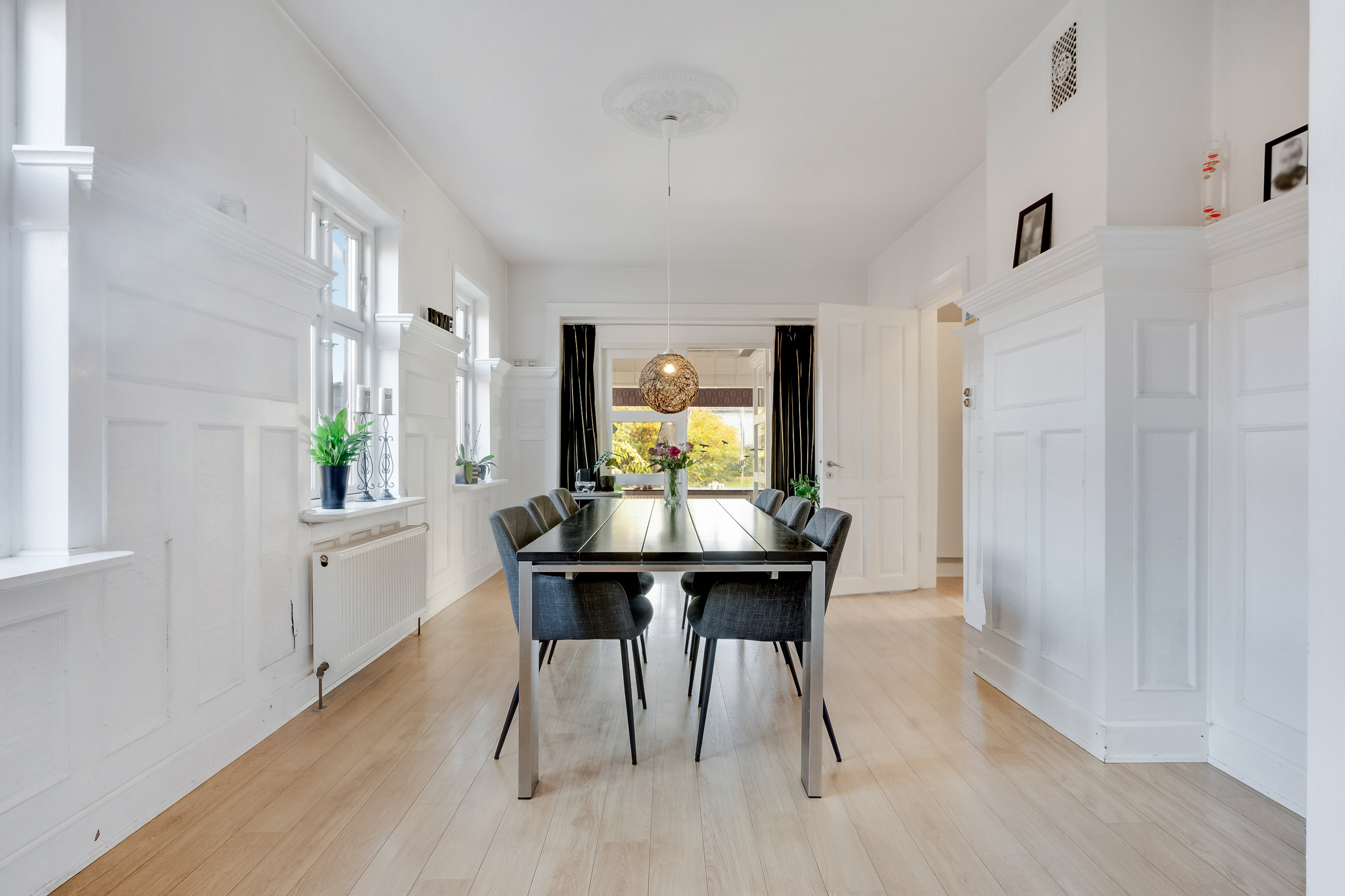 Fremhævet stue billede i fuldskærmstilstand. Billede af Heimdalsvej 12, Kauslunde, 5500 Middelfart