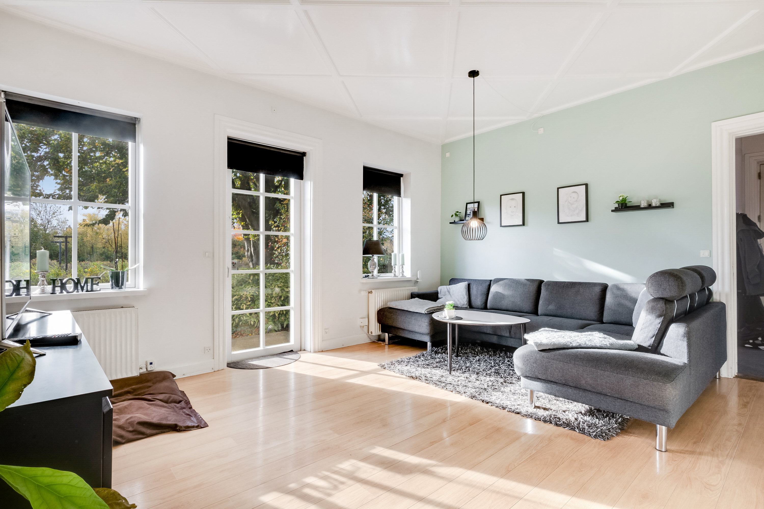 Fremhævet stue billede i fuldskærmstilstand. Billede af Heimdalsvej 12, Kauslunde, 5500 Middelfart