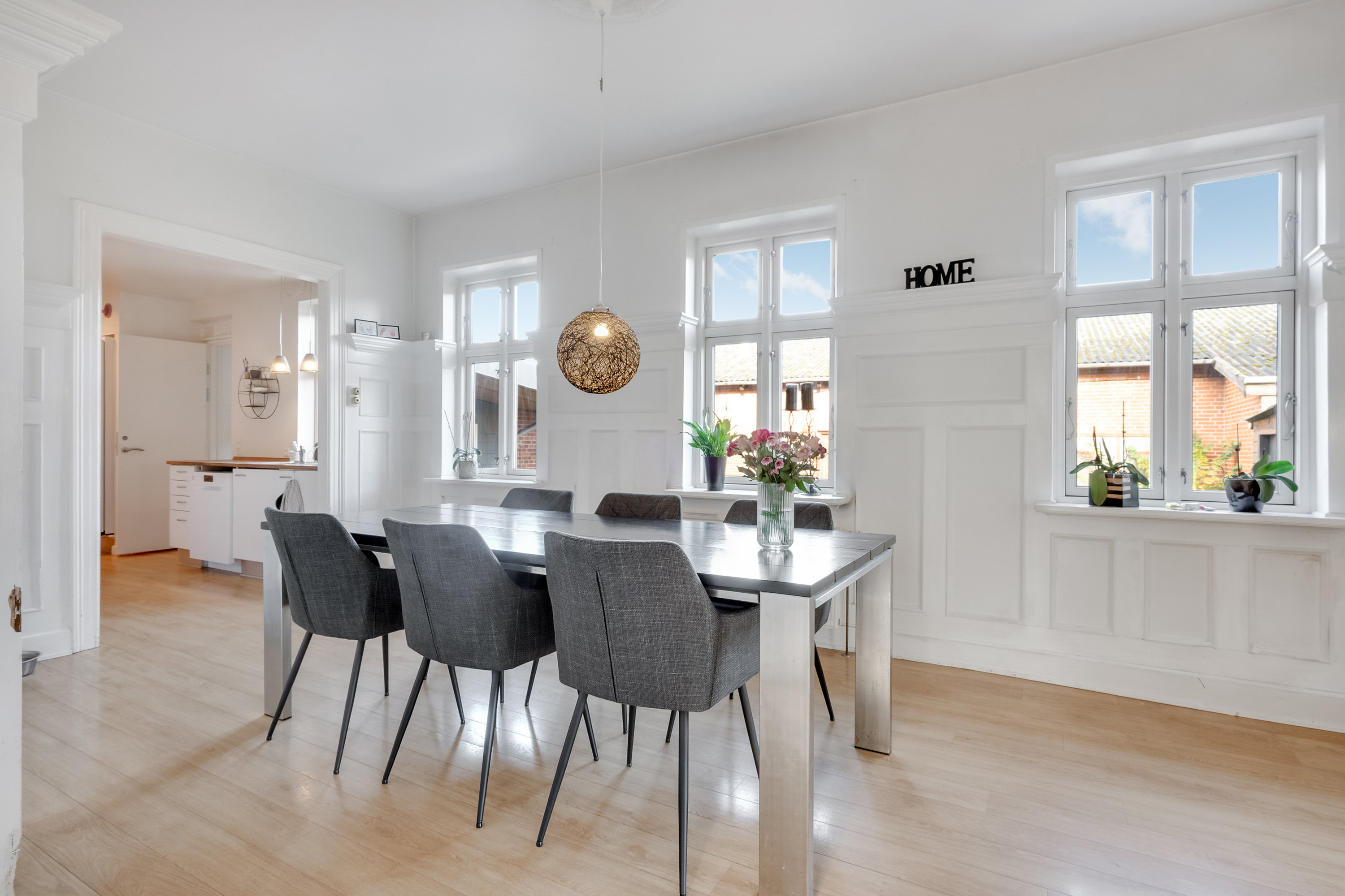 Fremhævet spisestue billede i fuldskærmstilstand. Billede af Heimdalsvej 12, Kauslunde, 5500 Middelfart