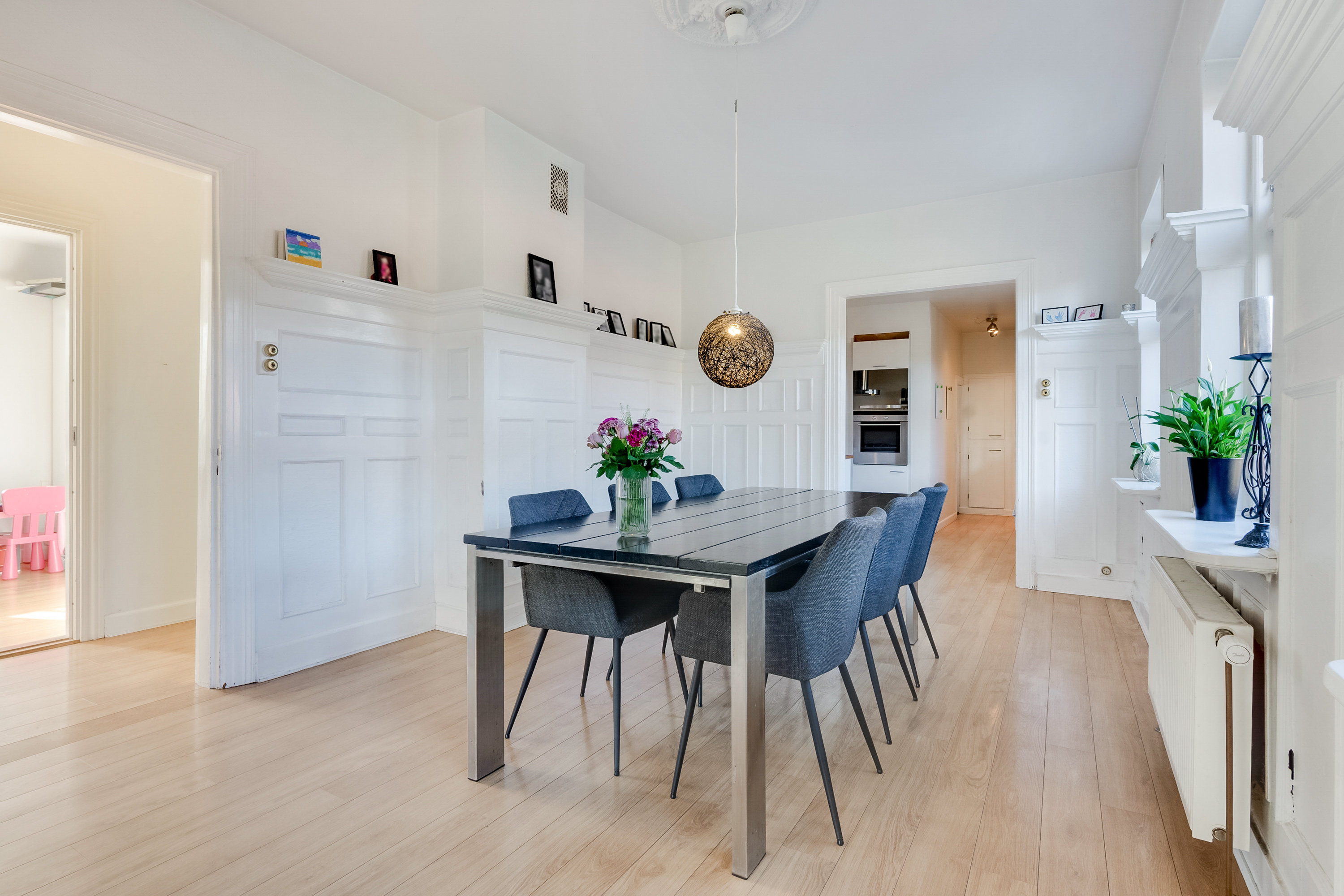 Fremhævet stue billede i fuldskærmstilstand. Billede af Heimdalsvej 12, Kauslunde, 5500 Middelfart