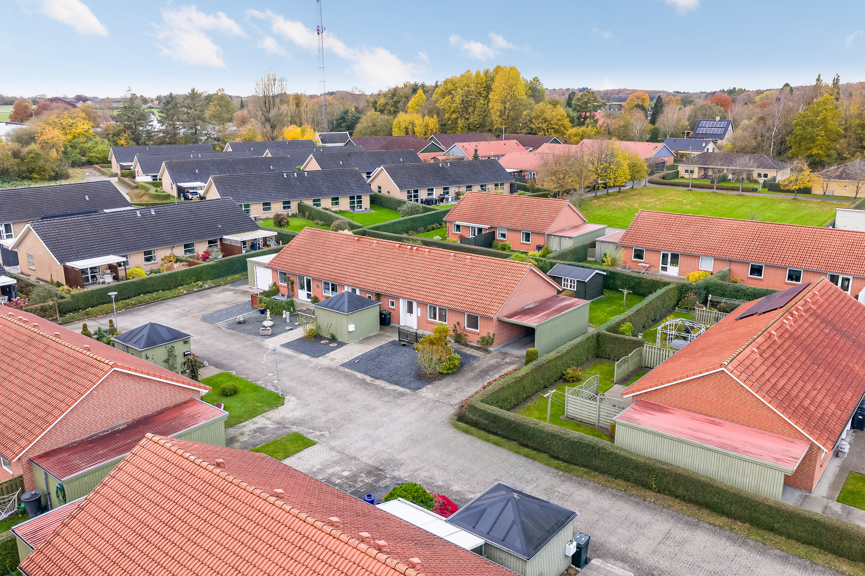 Fremhævet luftfoto billede i fuldskærmstilstand. Billede af Bryggermarken 13, 5620 Glamsbjerg