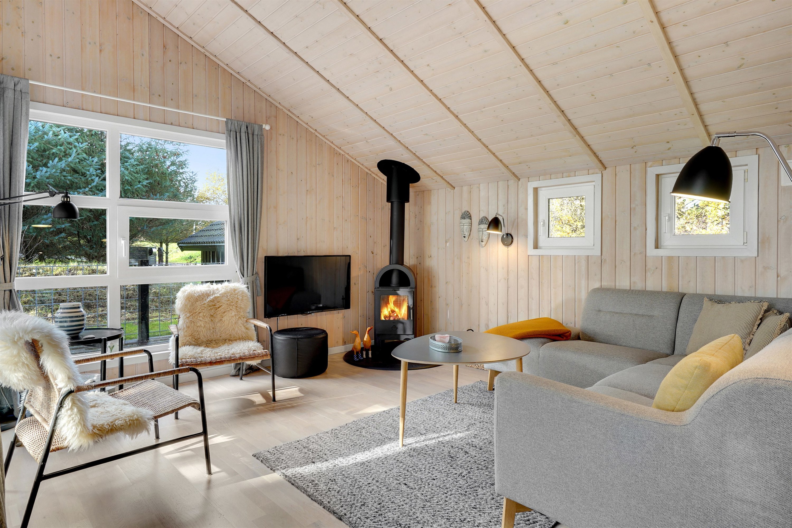 Fremhævet stue billede i fuldskærmstilstand. Billede af Hennebysvej 42I, 6854 Henne