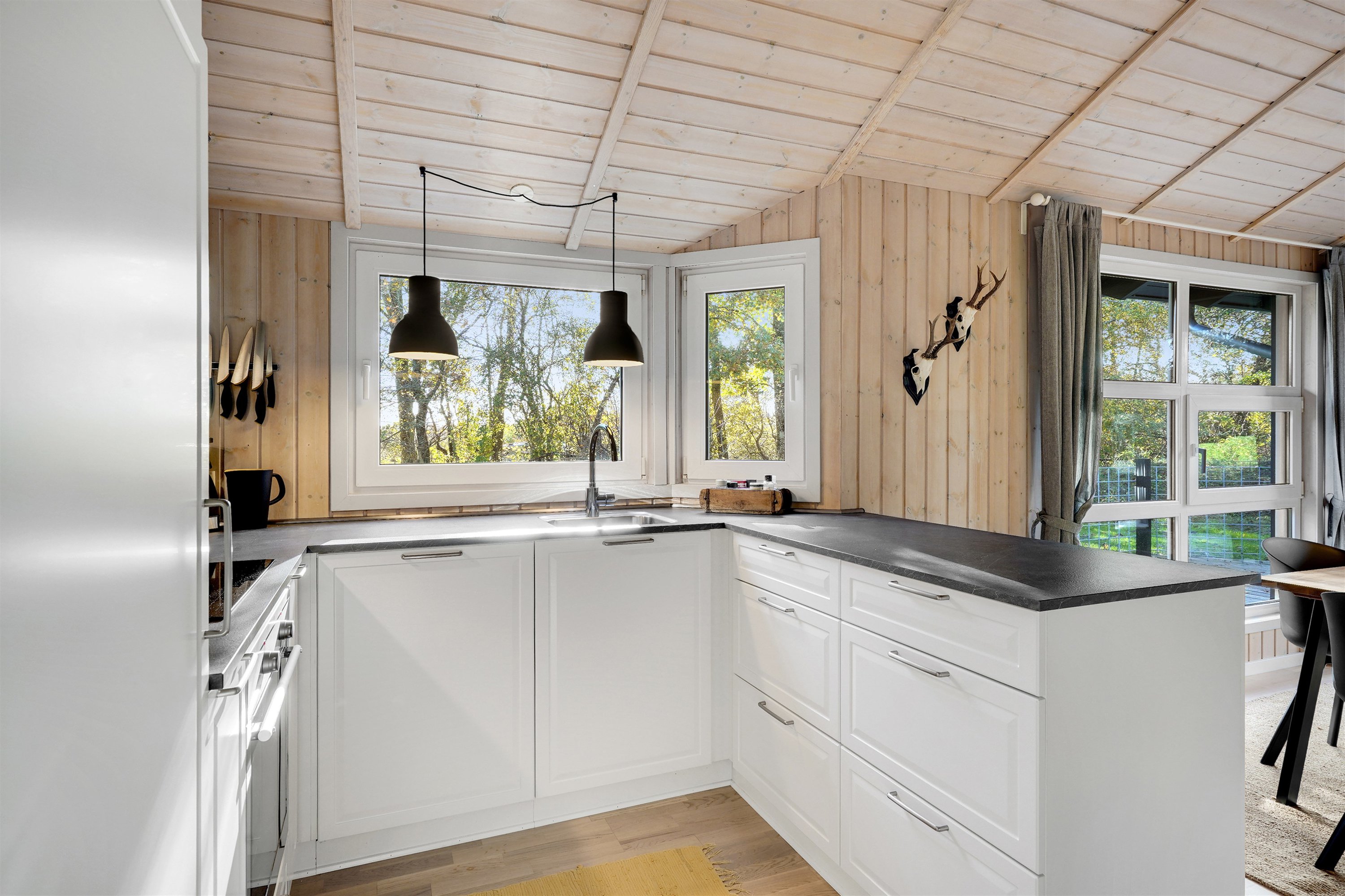 Fremhævet køkken billede i fuldskærmstilstand. Billede af Hennebysvej 42I, 6854 Henne