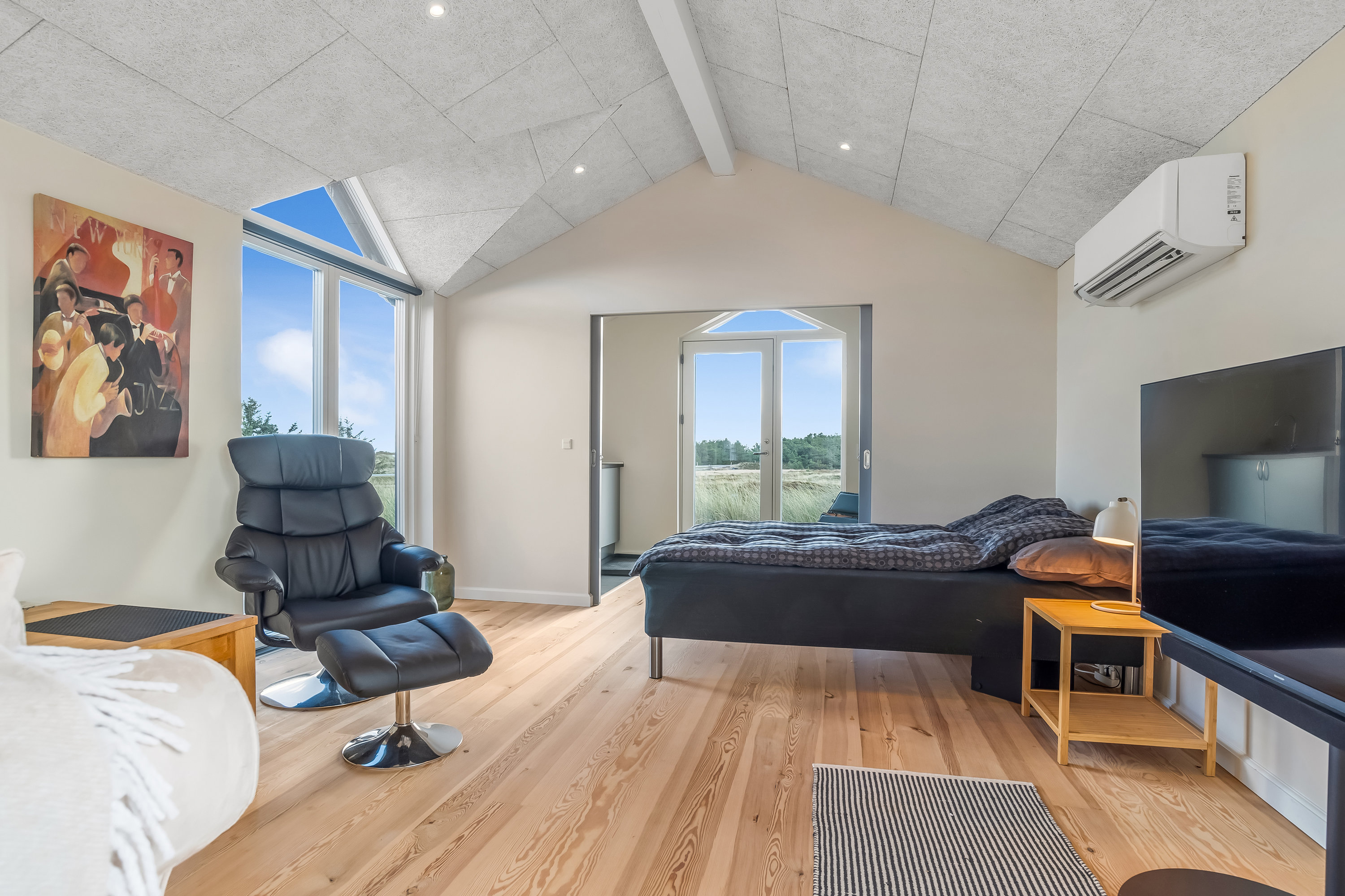 Fremhævet værelse billede i fuldskærmstilstand. Billede af Sønder Klitvej 198, Haurvig, 6960 Hvide Sande