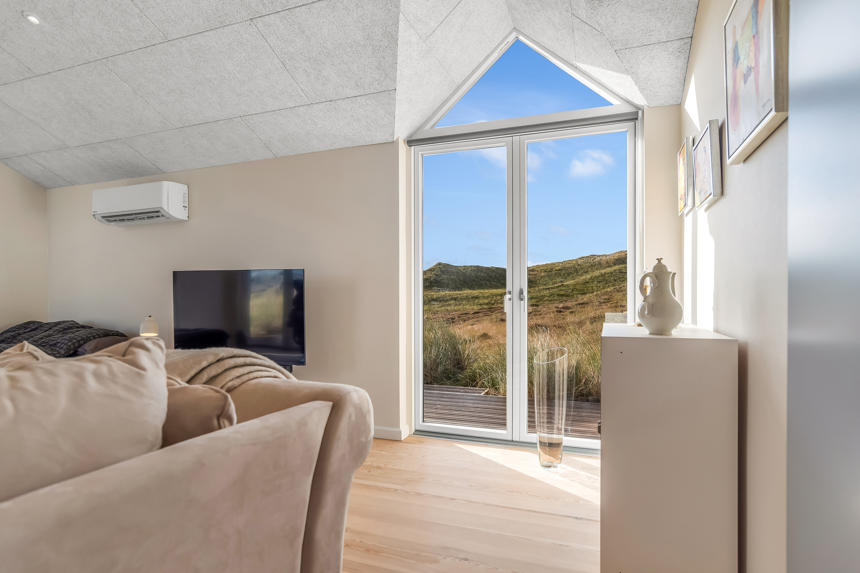 Fremhævet værelse billede i fuldskærmstilstand. Billede af Sønder Klitvej 198, Haurvig, 6960 Hvide Sande