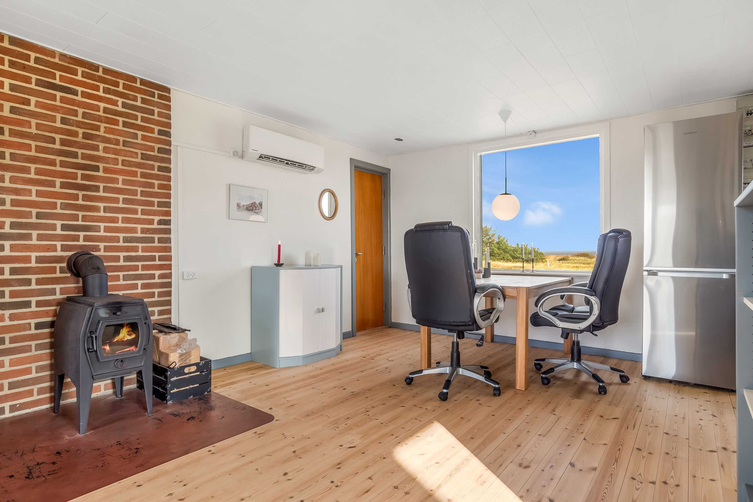 Fremhævet alrum billede i fuldskærmstilstand. Billede af Sønder Klitvej 198, Haurvig, 6960 Hvide Sande