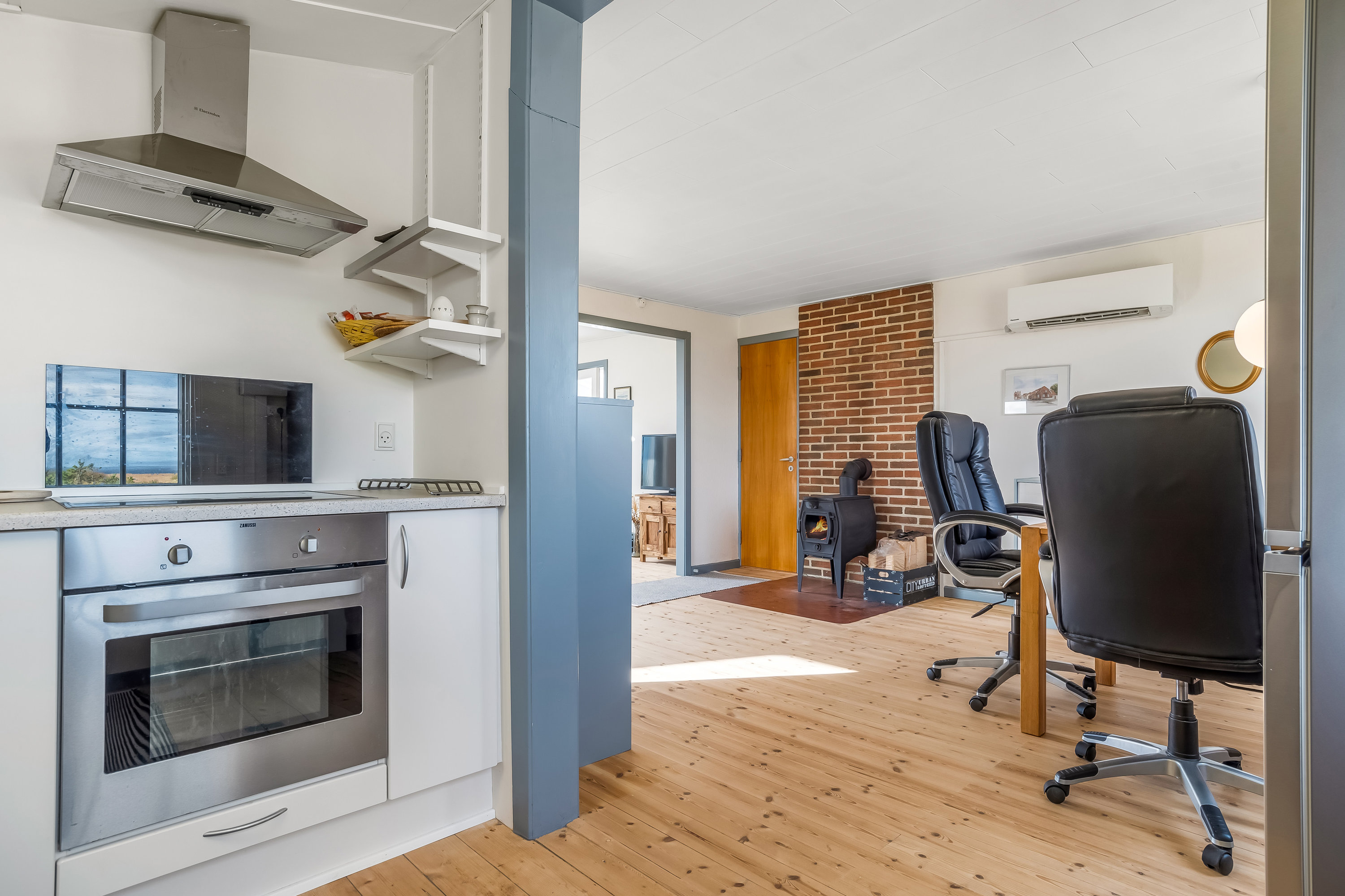 Fremhævet køkken billede i fuldskærmstilstand. Billede af Sønder Klitvej 198, Haurvig, 6960 Hvide Sande