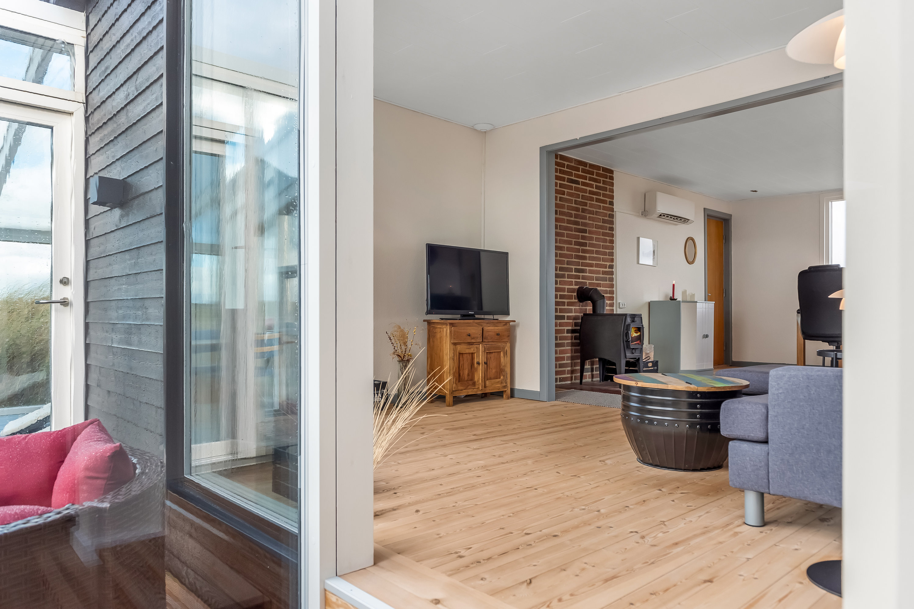 Fremhævet stue billede i fuldskærmstilstand. Billede af Sønder Klitvej 198, Haurvig, 6960 Hvide Sande