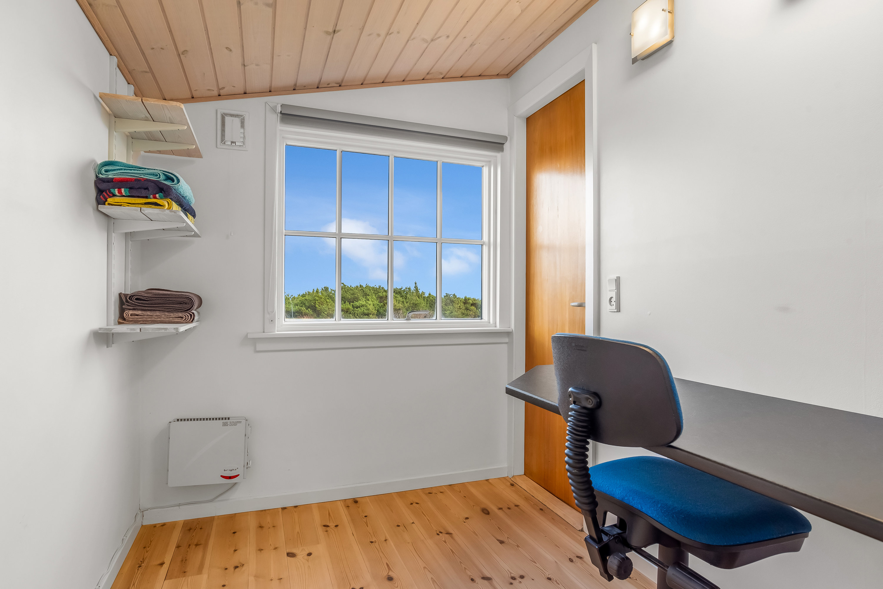 Fremhævet værelse billede i fuldskærmstilstand. Billede af Sønder Klitvej 198, Haurvig, 6960 Hvide Sande