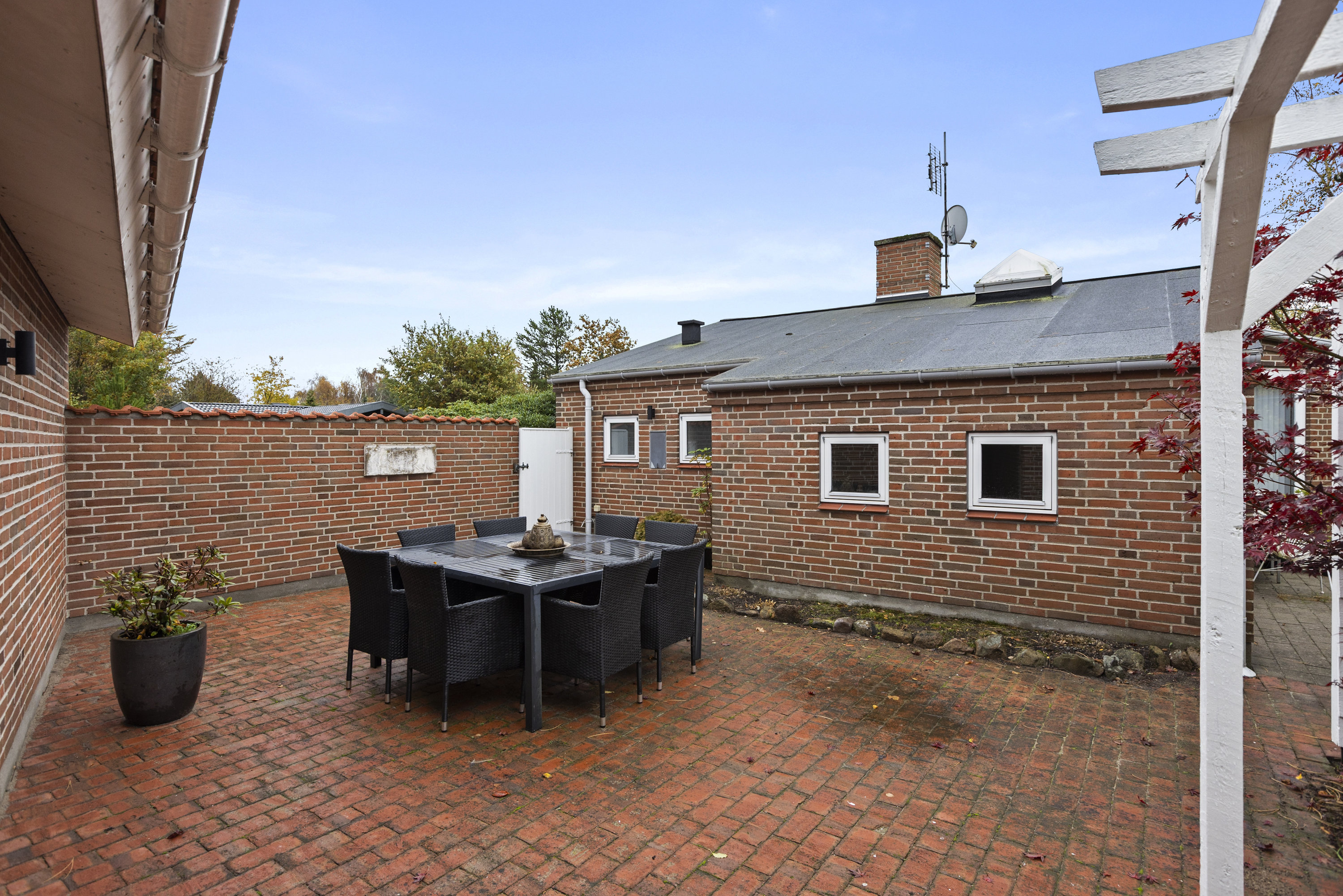 Fremhævet gårdhave billede i fuldskærmstilstand. Billede af Elmelunden 13, Bjerge Str, 4480 Store Fuglede