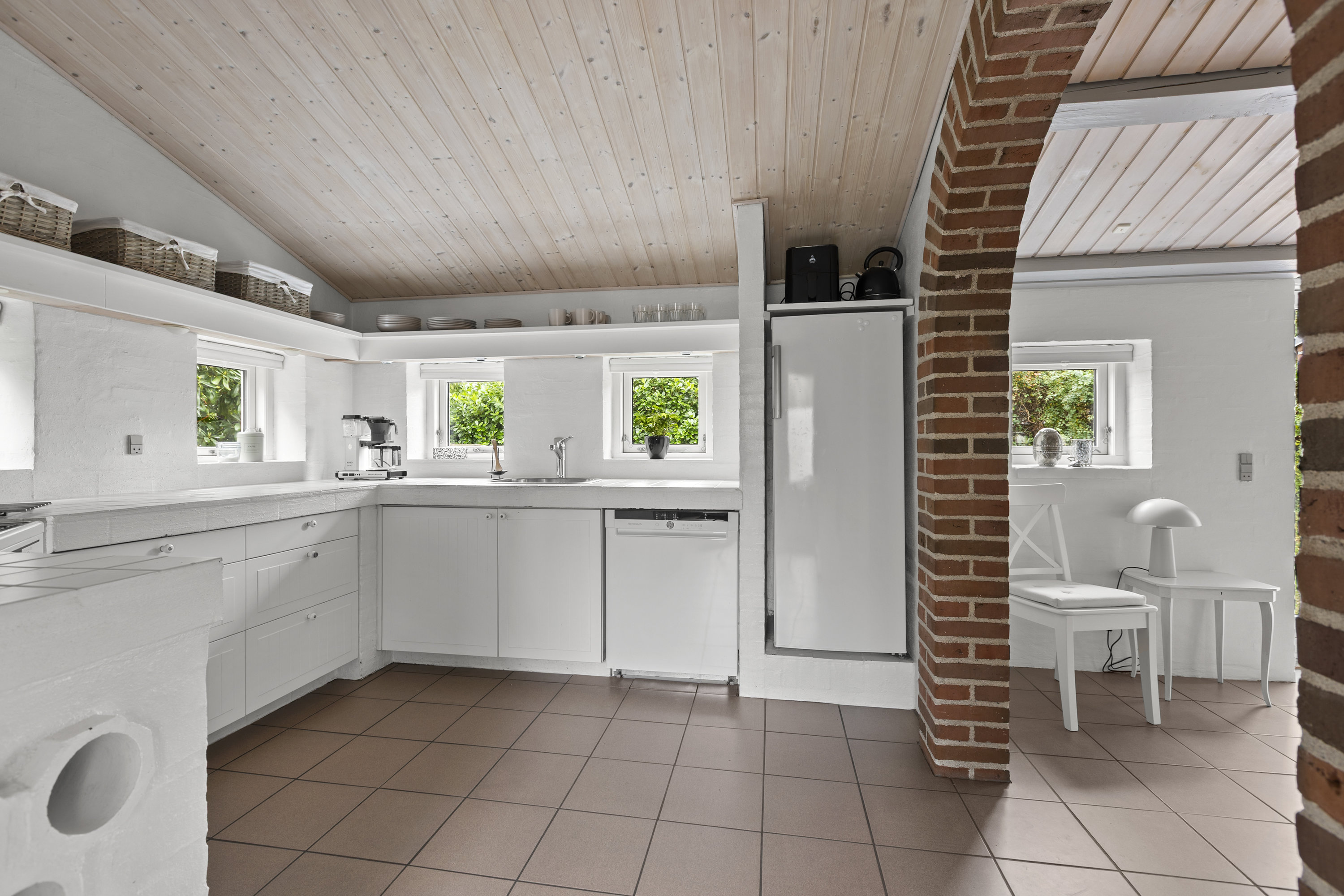 Fremhævet køkken billede i fuldskærmstilstand. Billede af Elmelunden 13, Bjerge Str, 4480 Store Fuglede