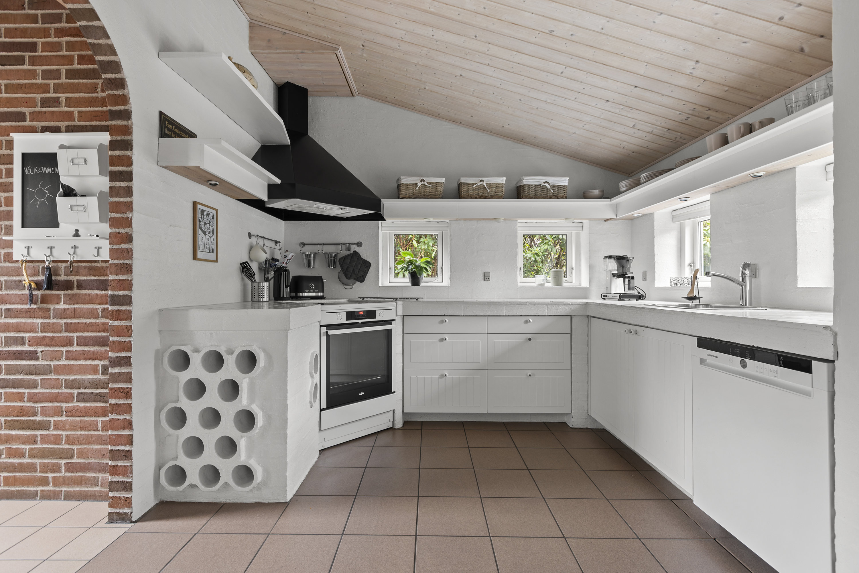 Fremhævet køkken billede i fuldskærmstilstand. Billede af Elmelunden 13, Bjerge Str, 4480 Store Fuglede