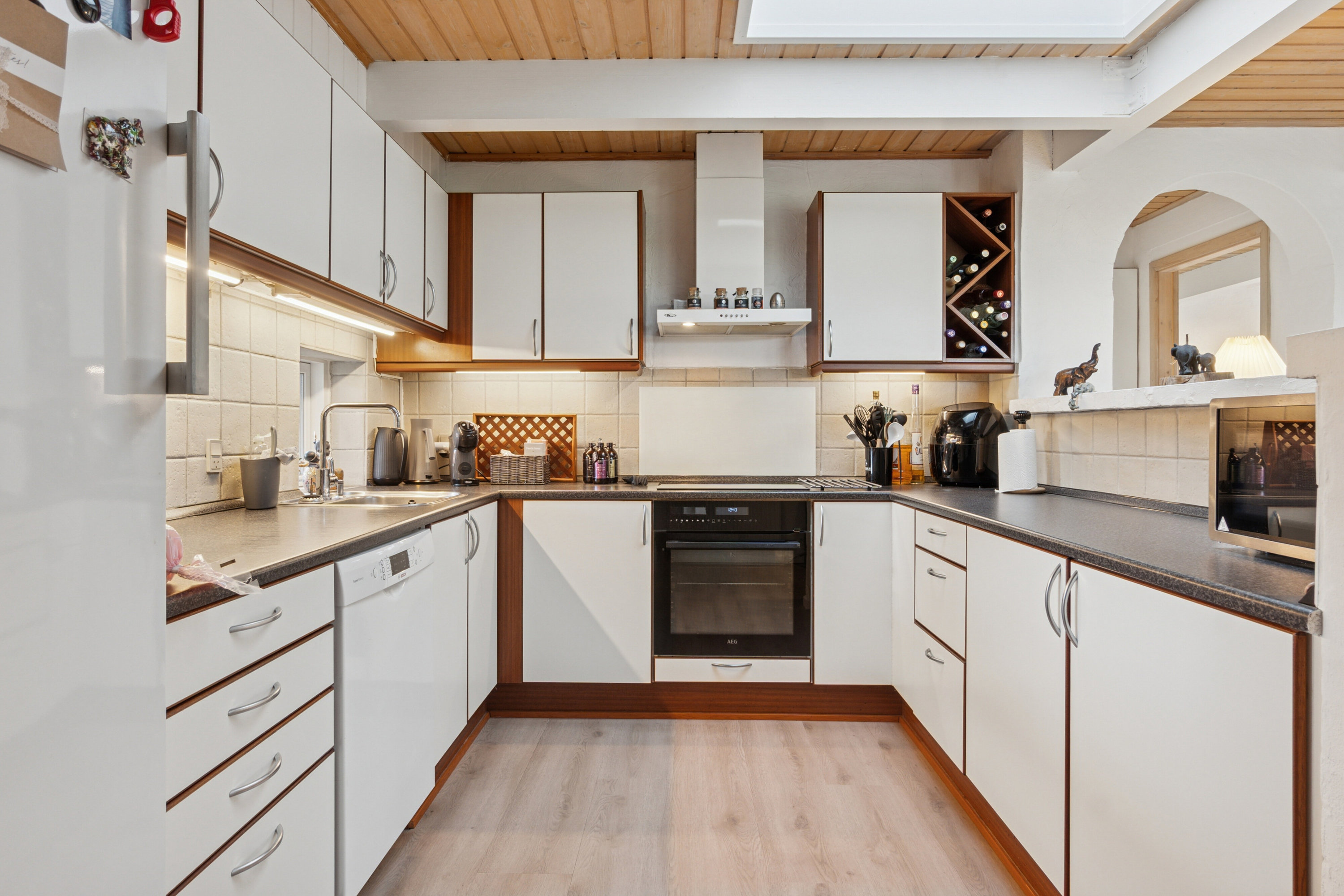 Fremhævet køkken billede i fuldskærmstilstand. Billede af Buen 14, Stagstrup, 7752 Snedsted