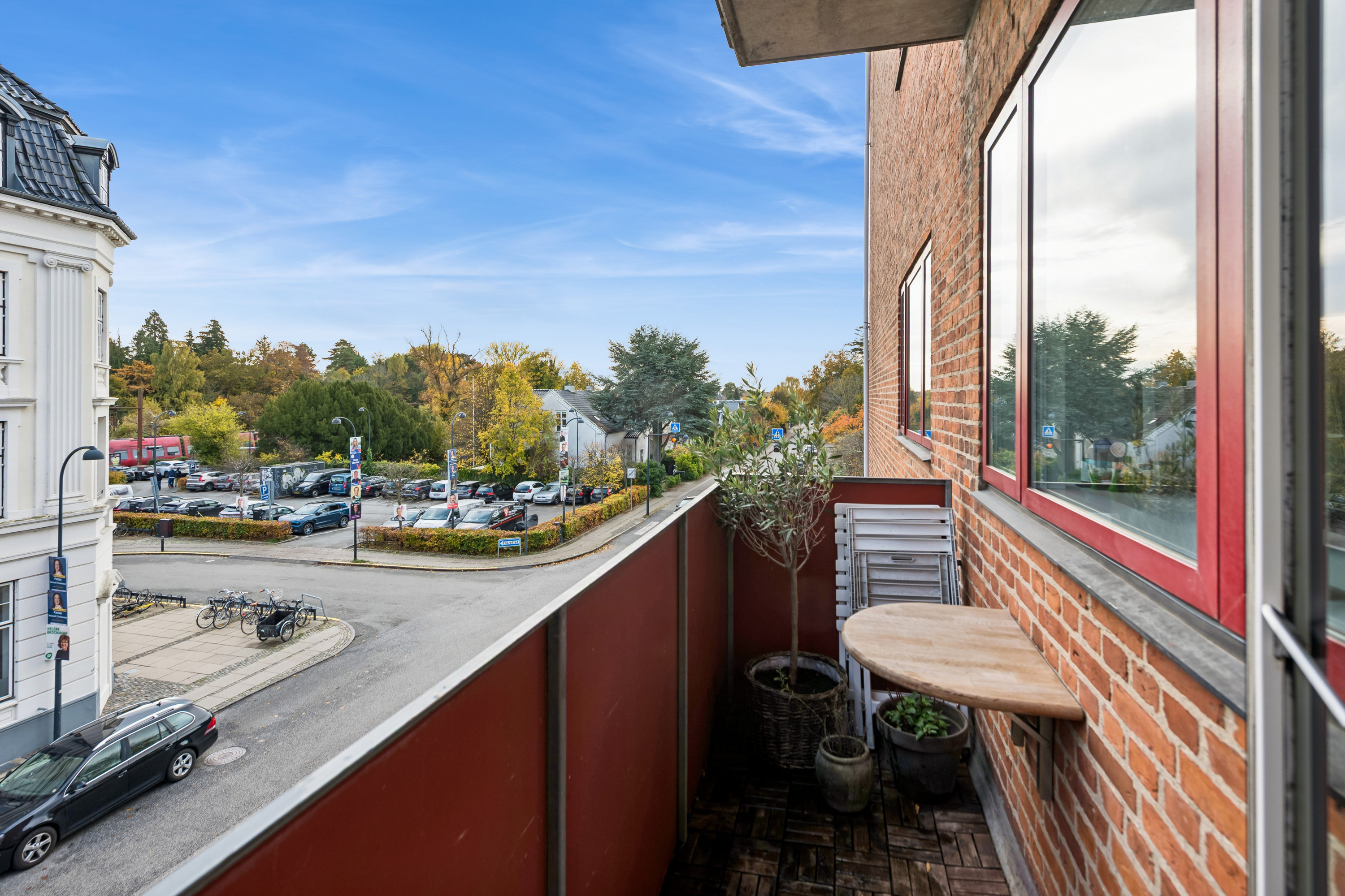 Fremhævet altan billede i fuldskærmstilstand. Billede af Rådhusvej 18, 2. tv., 2920 Charlottenlund