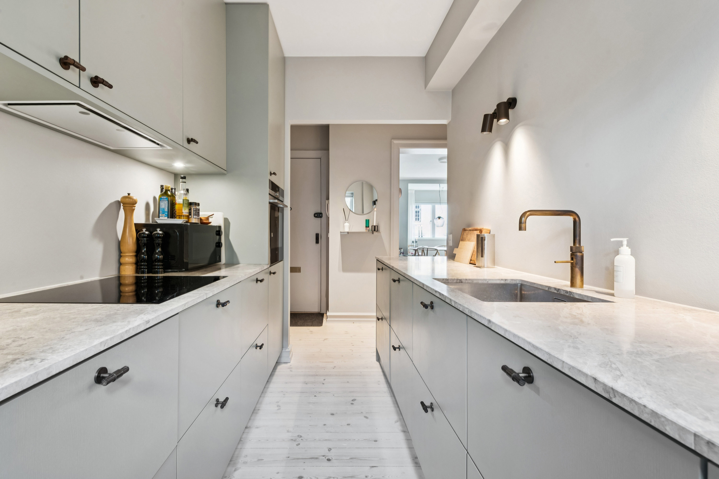 Miniaturebillede 2: køkken. Billede af Rådhusvej 18, 2. tv., 2920 Charlottenlund