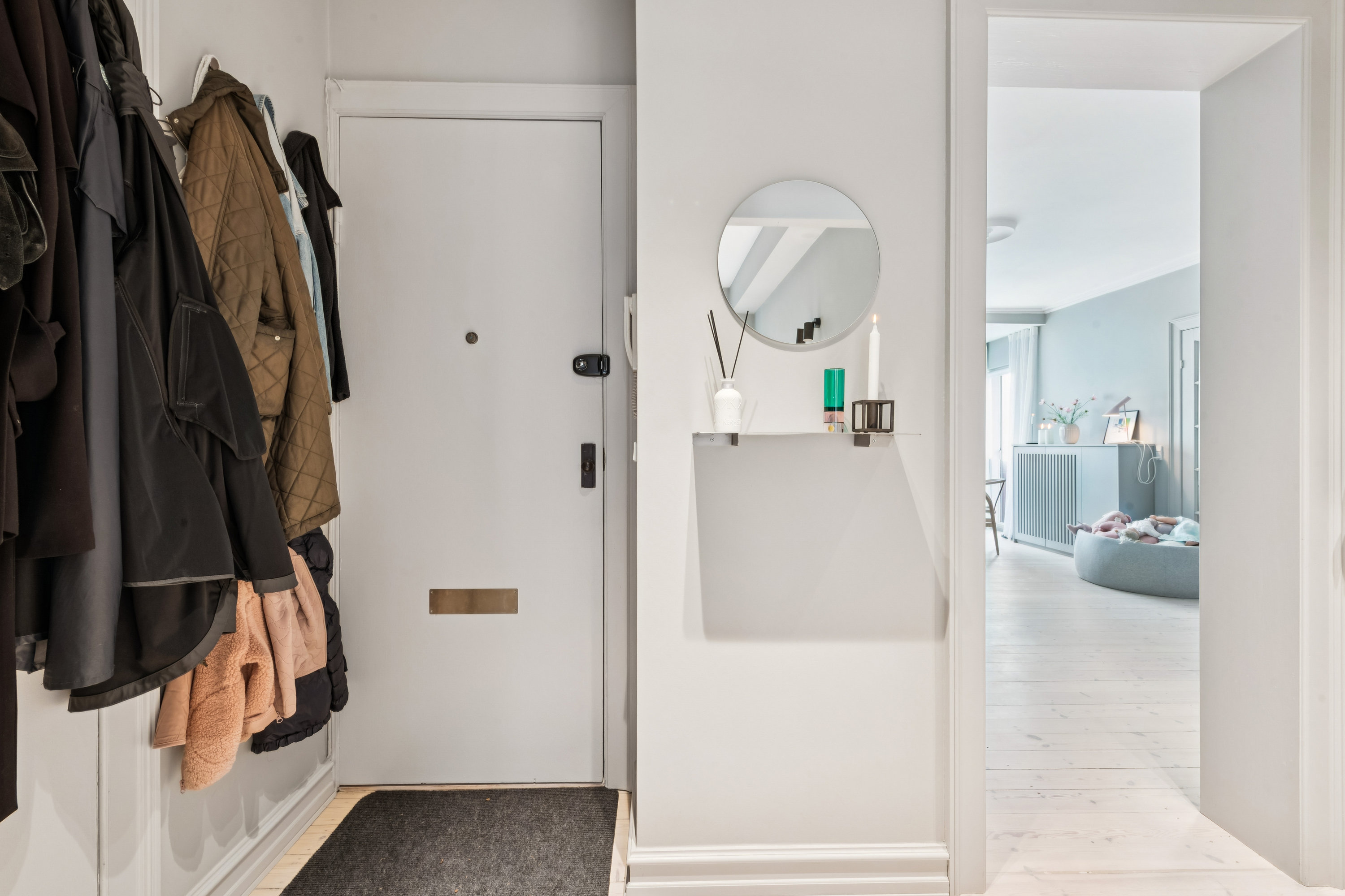 Fremhævet gang billede i fuldskærmstilstand. Billede af Rådhusvej 18, 2. tv., 2920 Charlottenlund