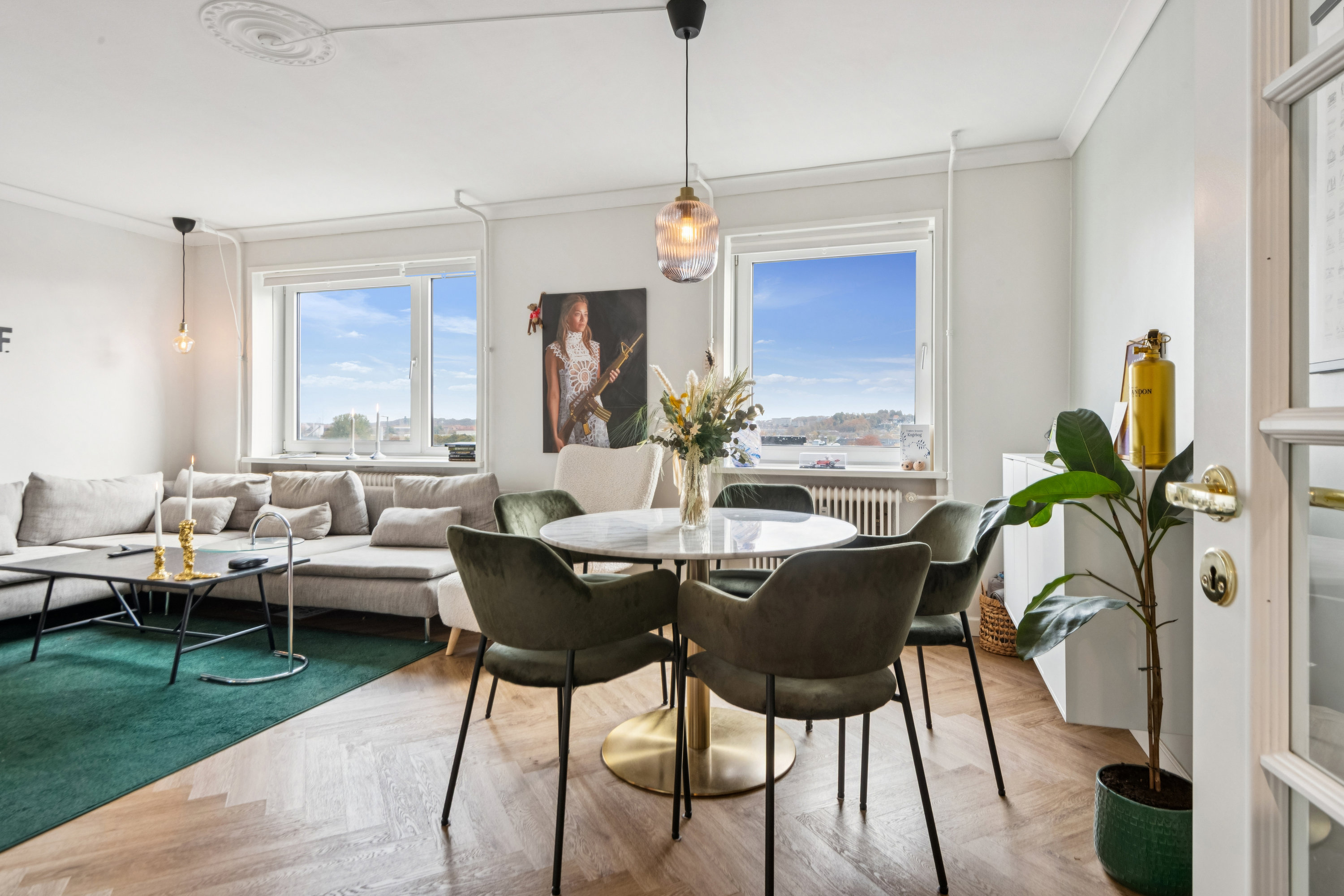 Miniaturebillede 1: stue. Billede af Hobrovej 58, 3. tv., 9000 Aalborg