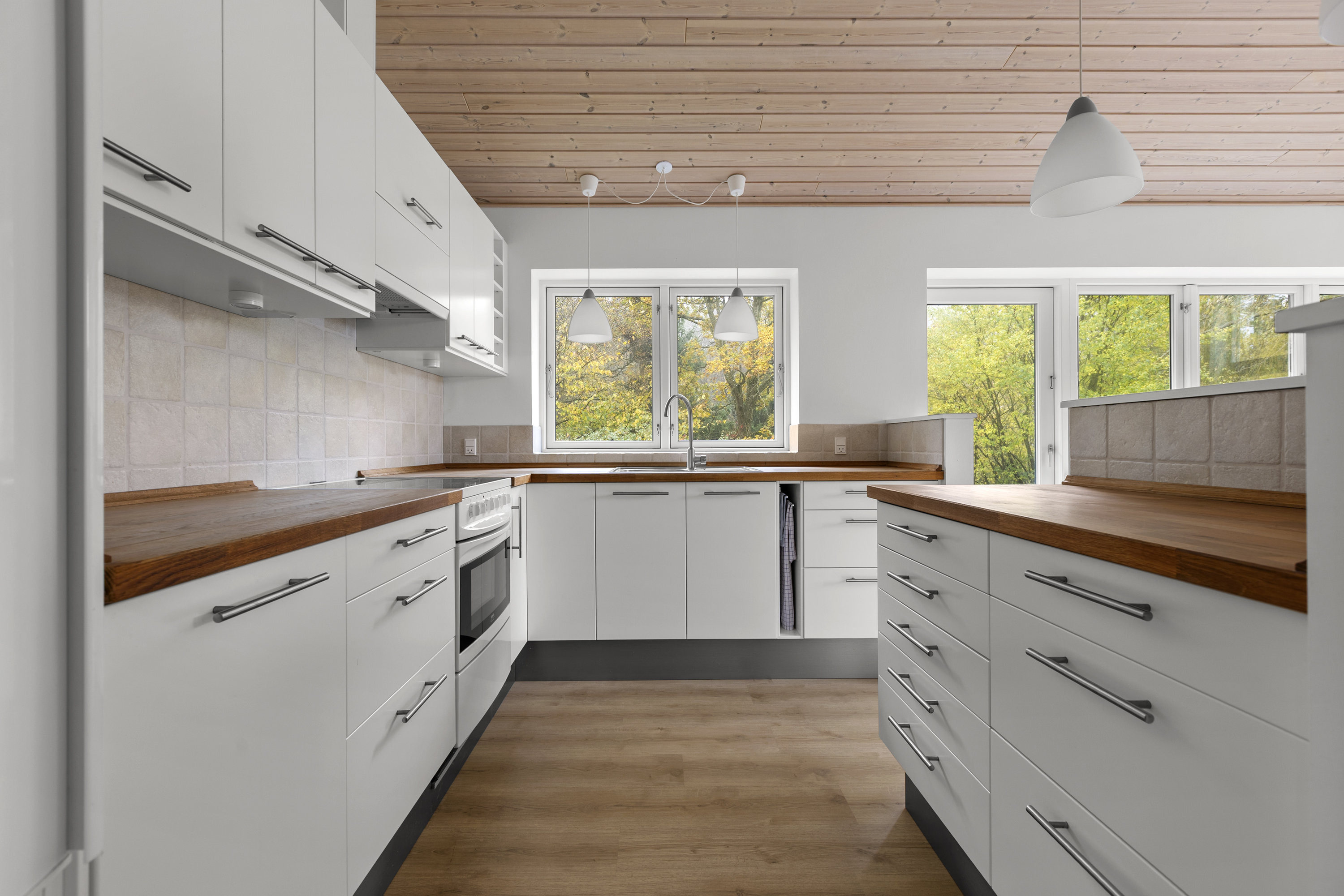 Fremhævet køkken billede i fuldskærmstilstand. Billede af Lille Dalbyvej 33, 4140 Borup