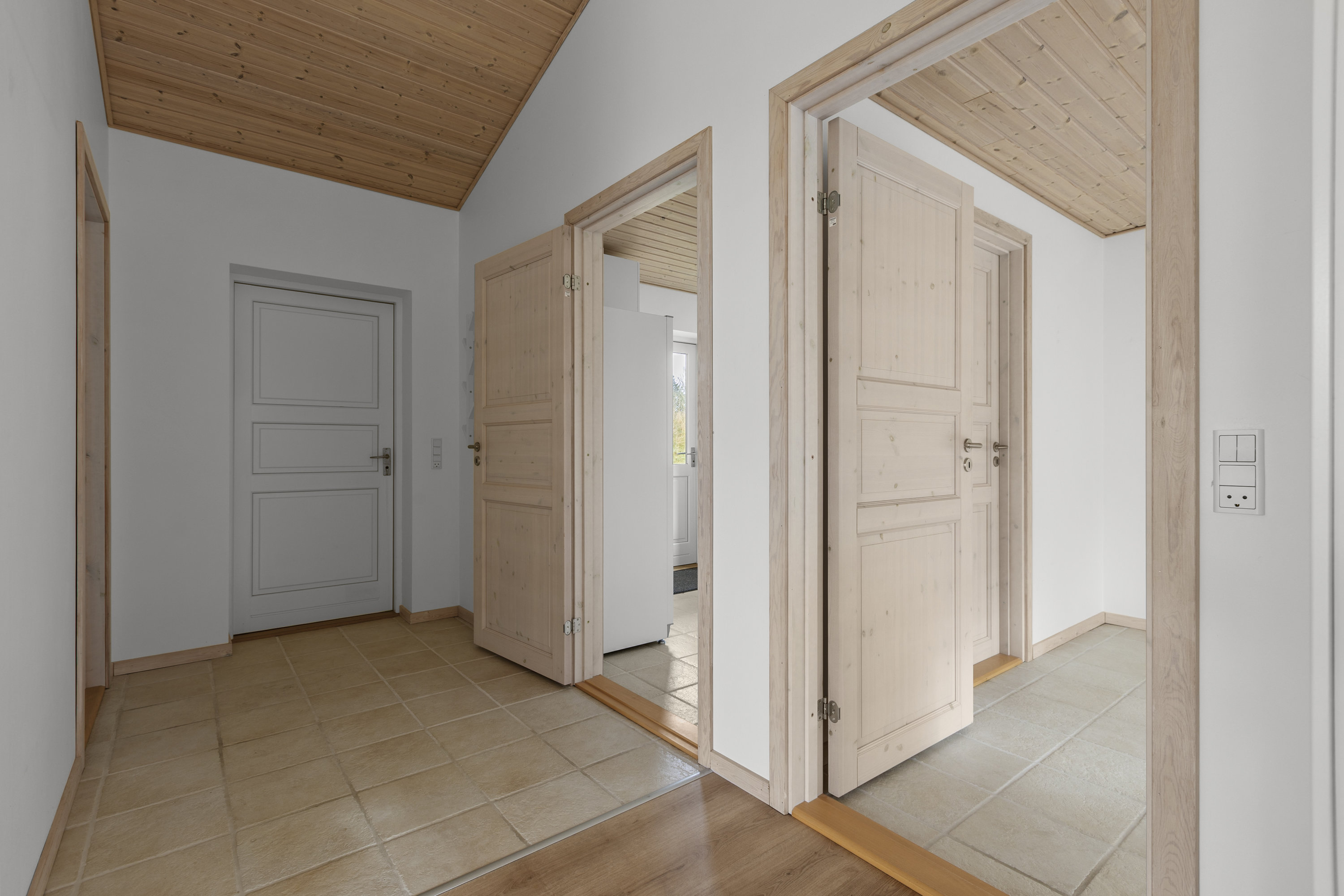 Fremhævet entré billede i fuldskærmstilstand. Billede af Lille Dalbyvej 33, 4140 Borup