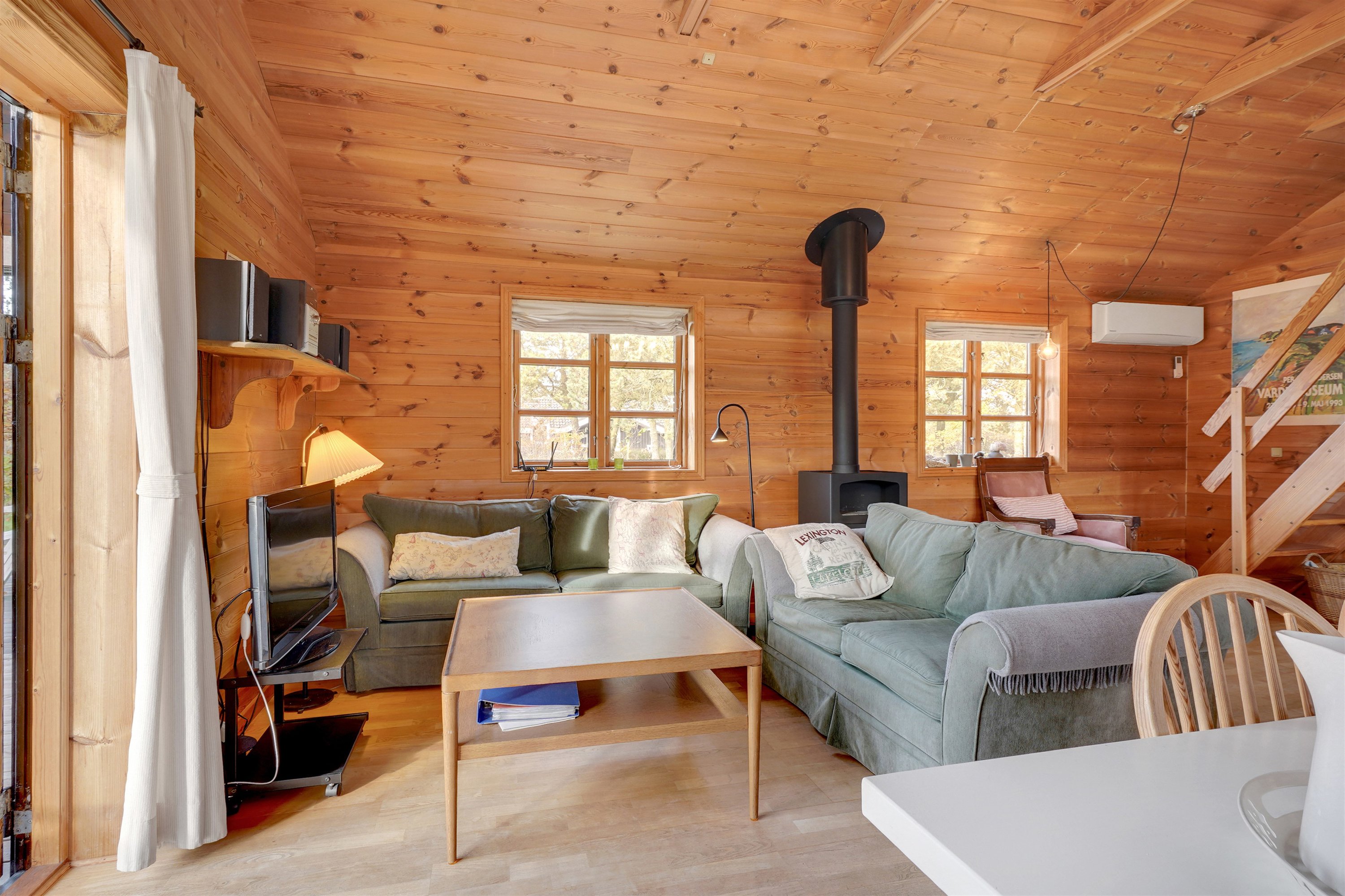 Fremhævet stue billede i fuldskærmstilstand. Billede af Gravensbjergvej 2, Lønne, 6830 Nørre Nebel